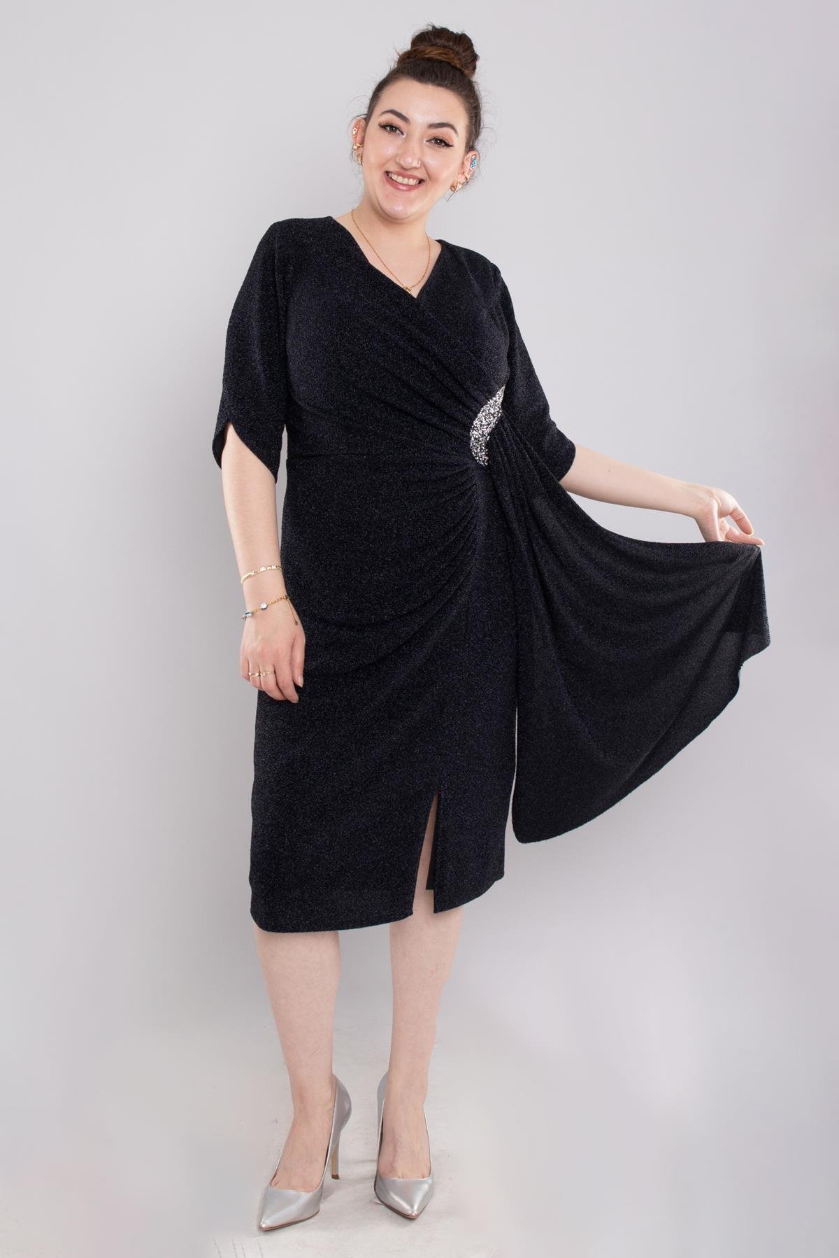 118(102) Büyük Beden Simli Yanı Sudamla Tokalı Kısa Elbise