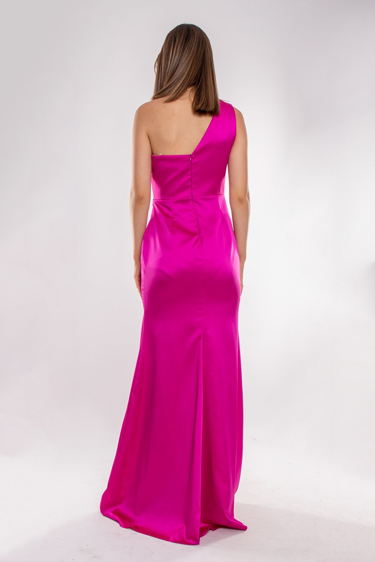 1193 Tek Omuz Şal Detay Yanı Drape Uzun Saten Elbise