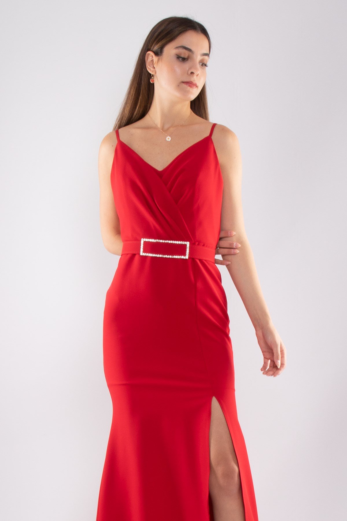 1197 İp Askılı Yırtmaçlı Kemerli Balık Model Krep Elbise