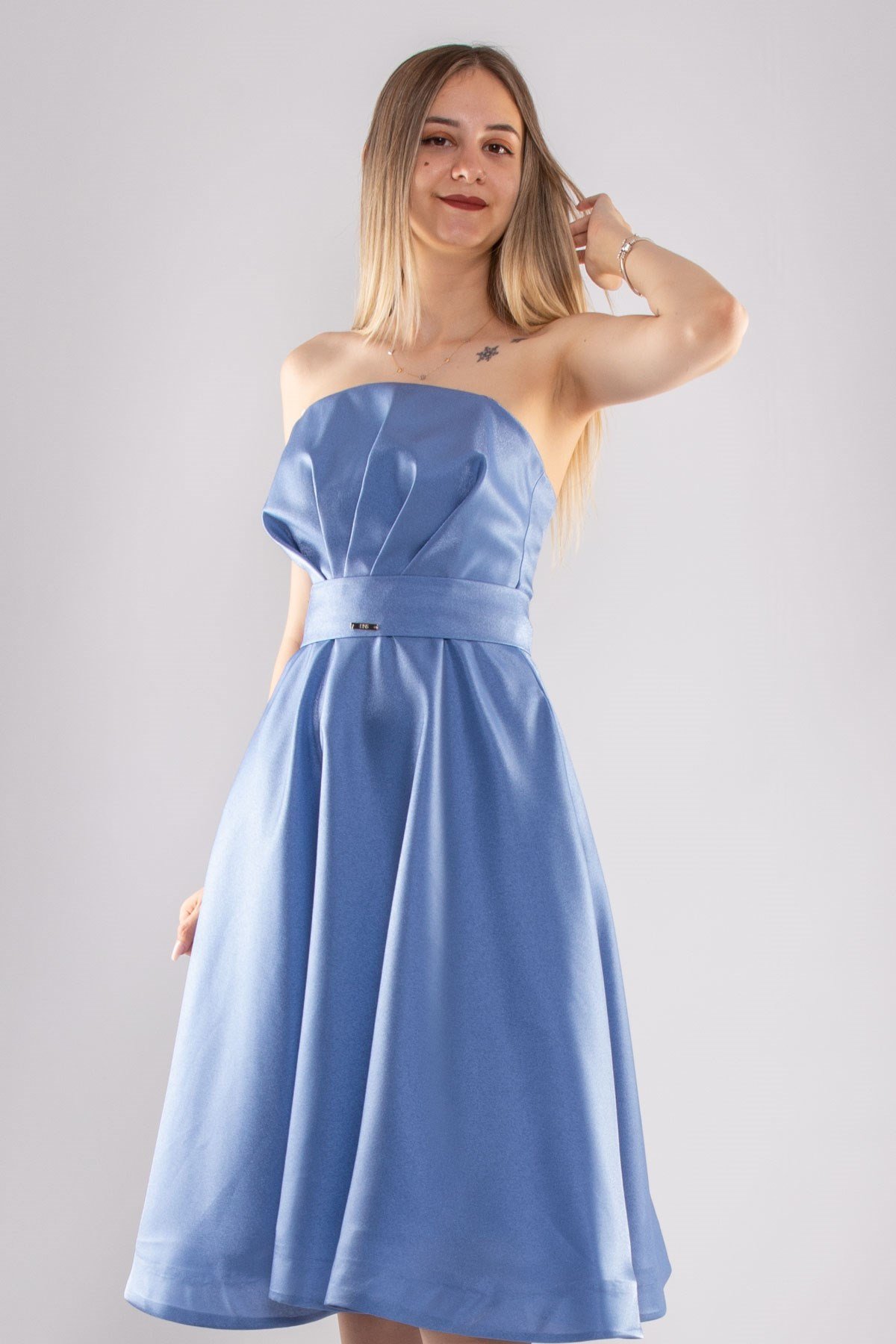 1211 Straplez Kemerli Ve Cepli Çan Etek Jakar Midiboy Elbise