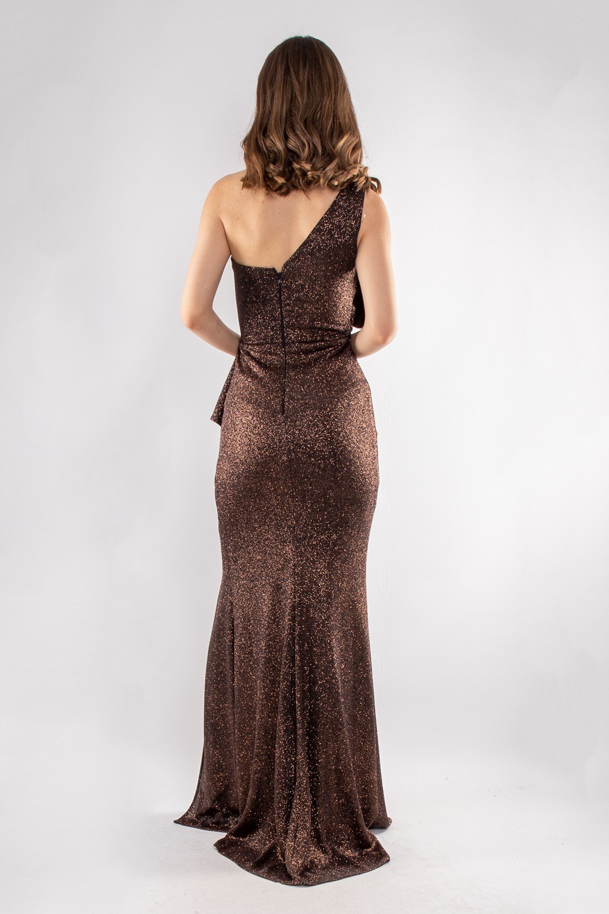 1284 Tek Omuz Valonlu Yanı Fırfırlı Simli Balık Elbise