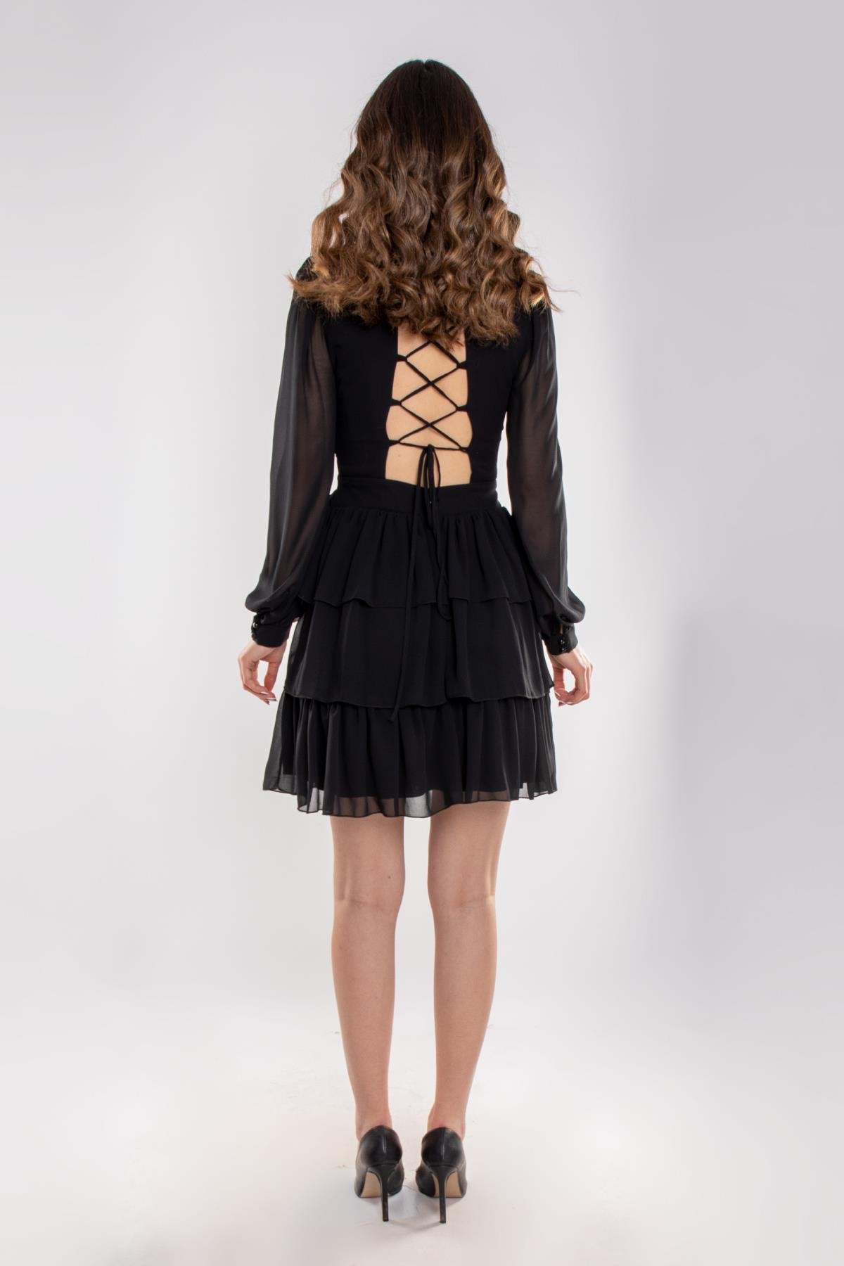 1298 Beli Çapraz Tokalı Sırtı İpli Uzun Kollu Kısa Şifon Elbise