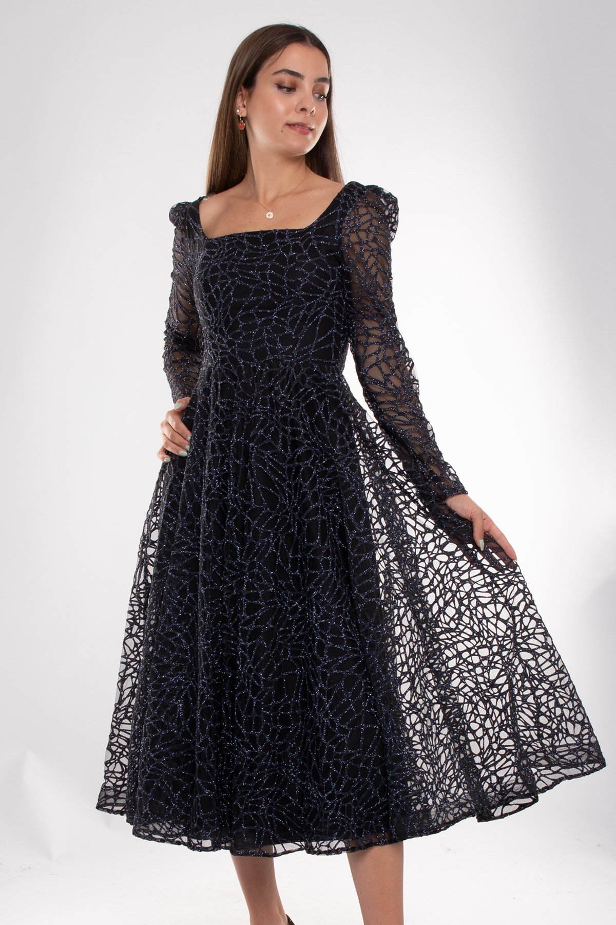 1299 Kare Yaka Uzunkol Simli Eteği Valon Midiboy Elbise