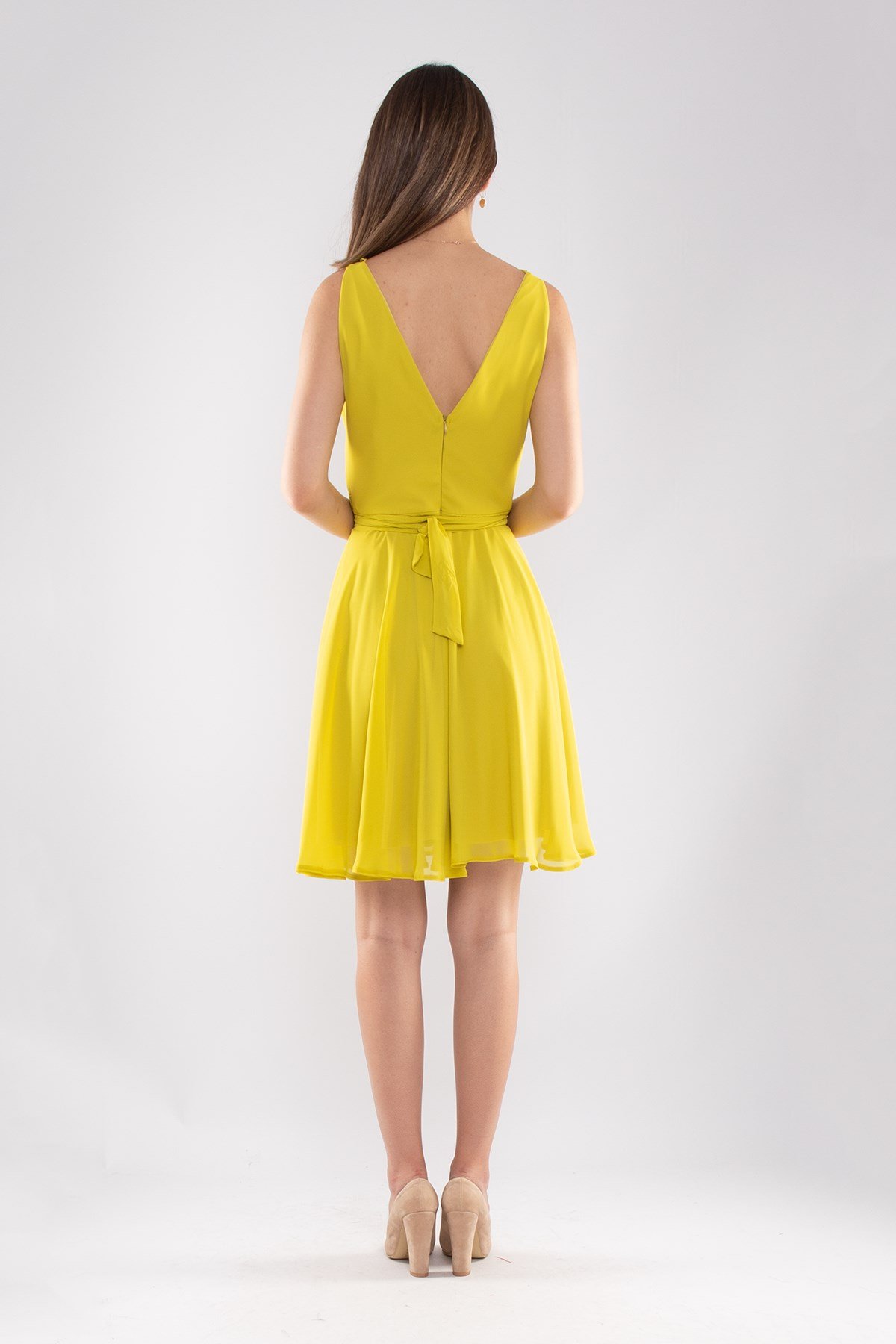 1301 Şal Yaka Beli Kuşaklı Kısa Saten Elbise