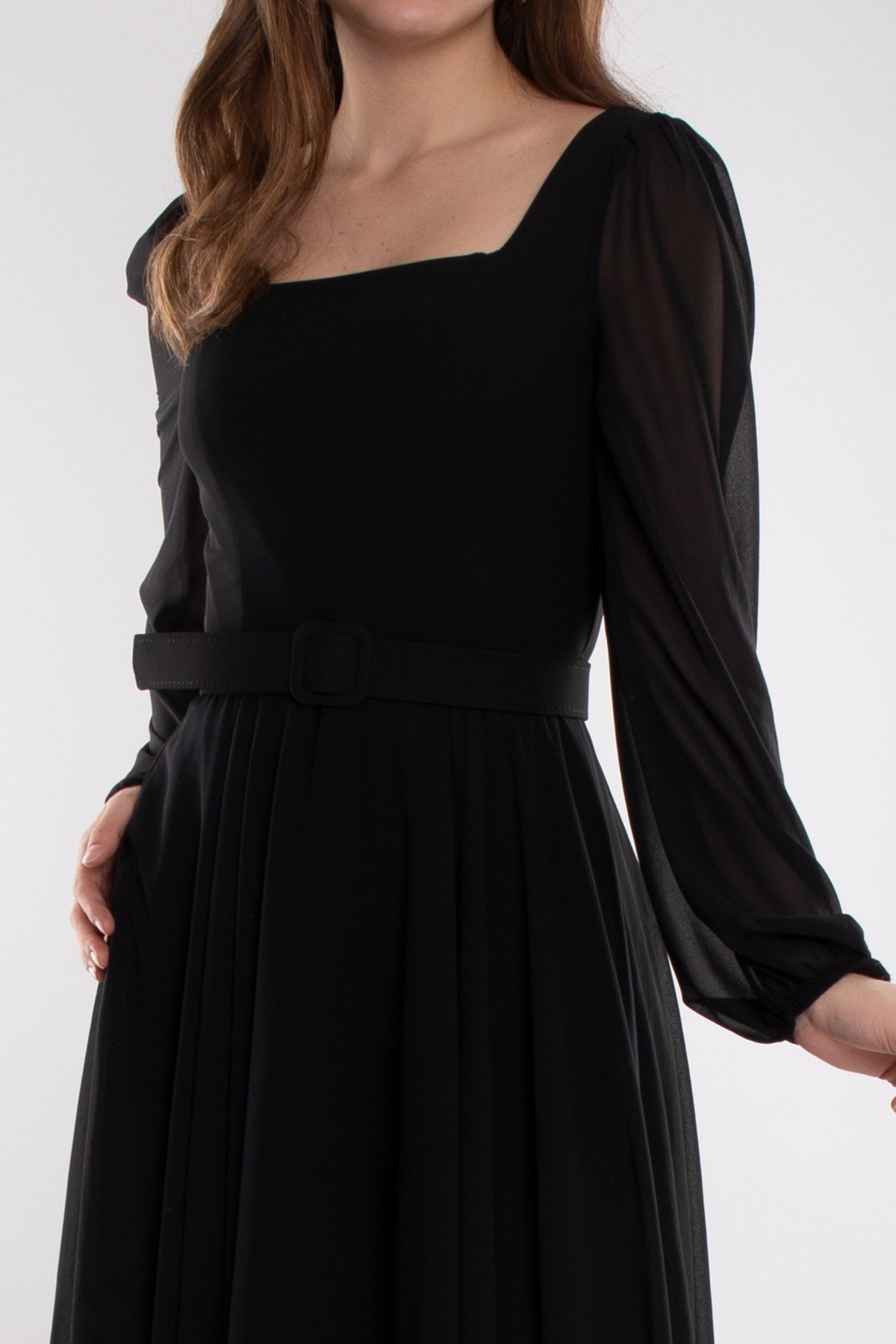 1302 Tül Kol Kare Yaka Kemerli Şifon Kloş Kısa Elbise