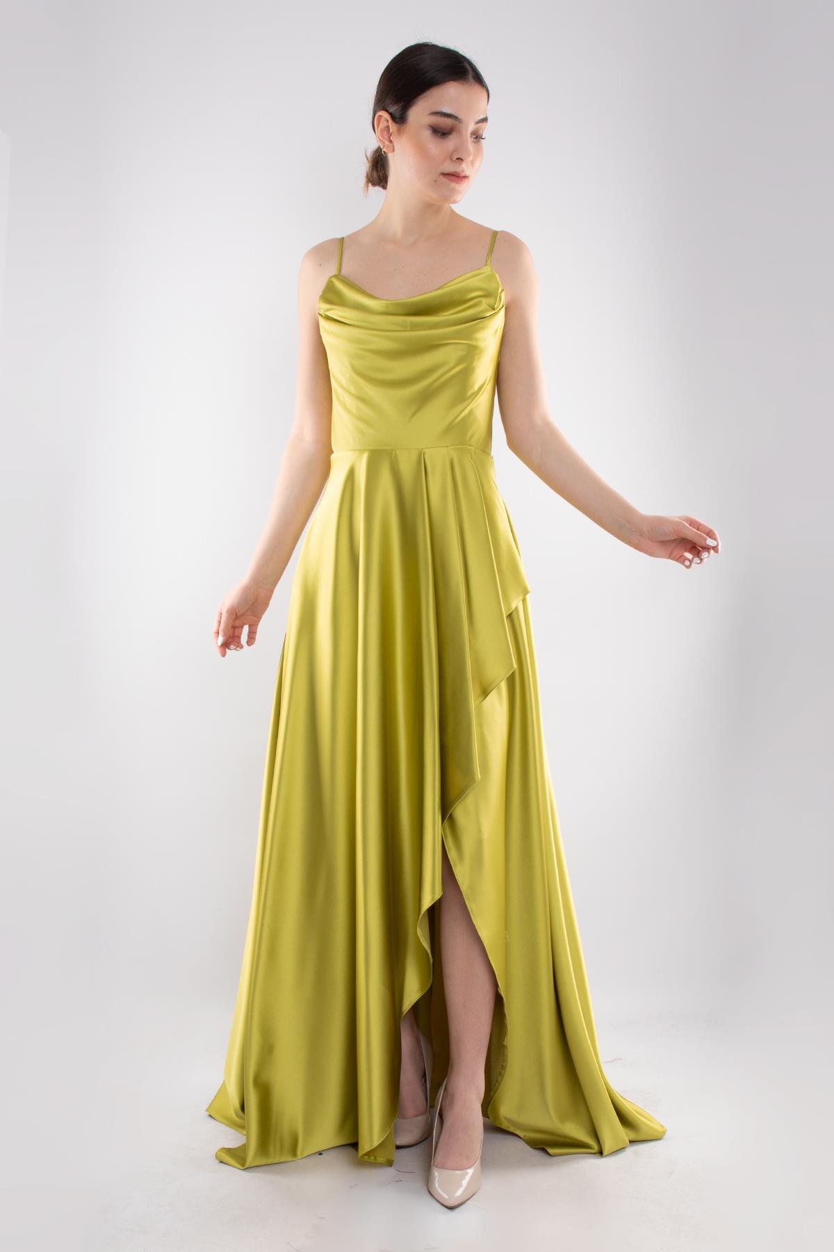 1324 Şalyaka Yırtmaçlı İpAskılı Sırtı Bağlamalı Uzun Saten Elbise