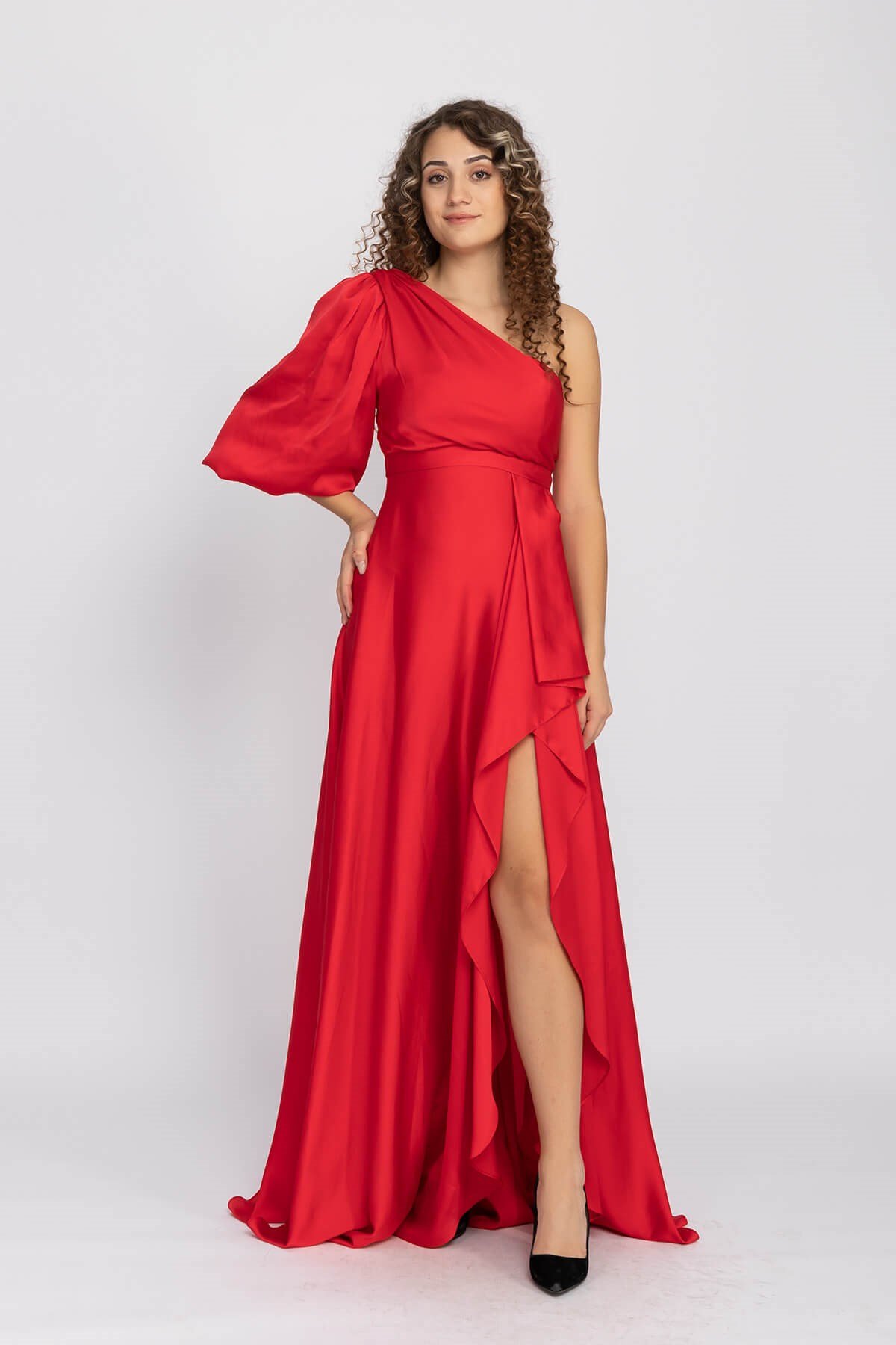 1337 KB Tek Omuz Balon Kol Yırtmaçlı Saten Abiye Elbise