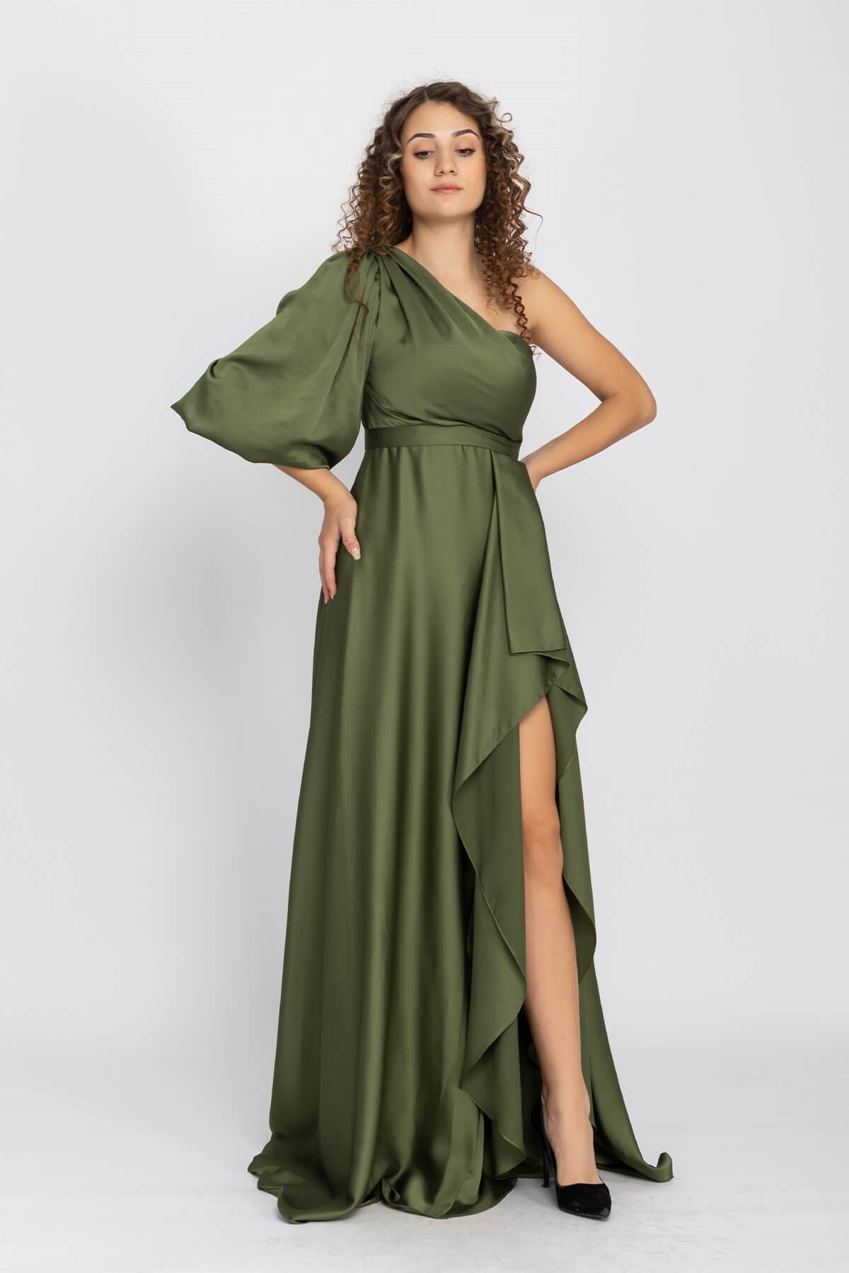 1337 KB Tek Omuz Balon Kol Yırtmaçlı Saten Abiye Elbise