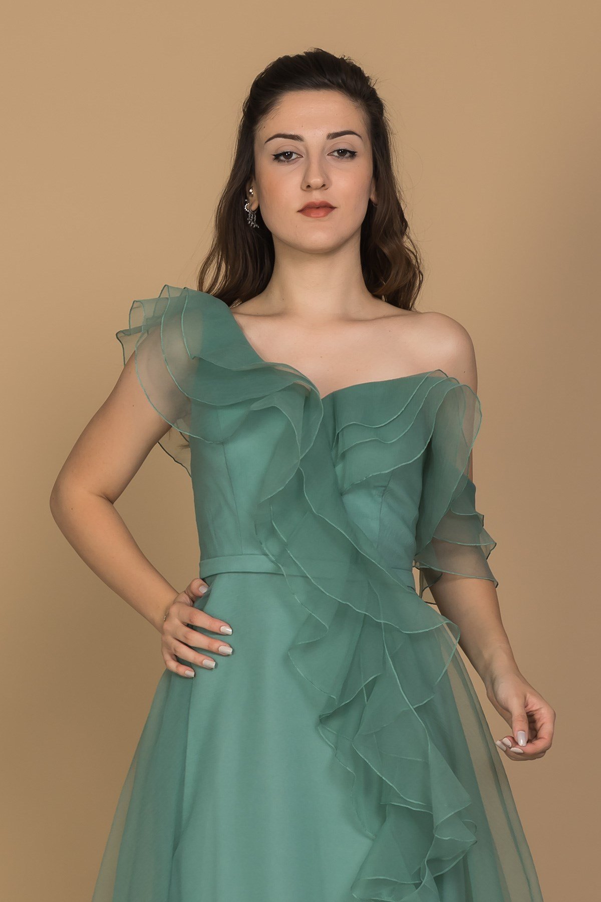 1356 Organze Tül Yaka Omuz Valonlu Uzun Nişanlık Elbise