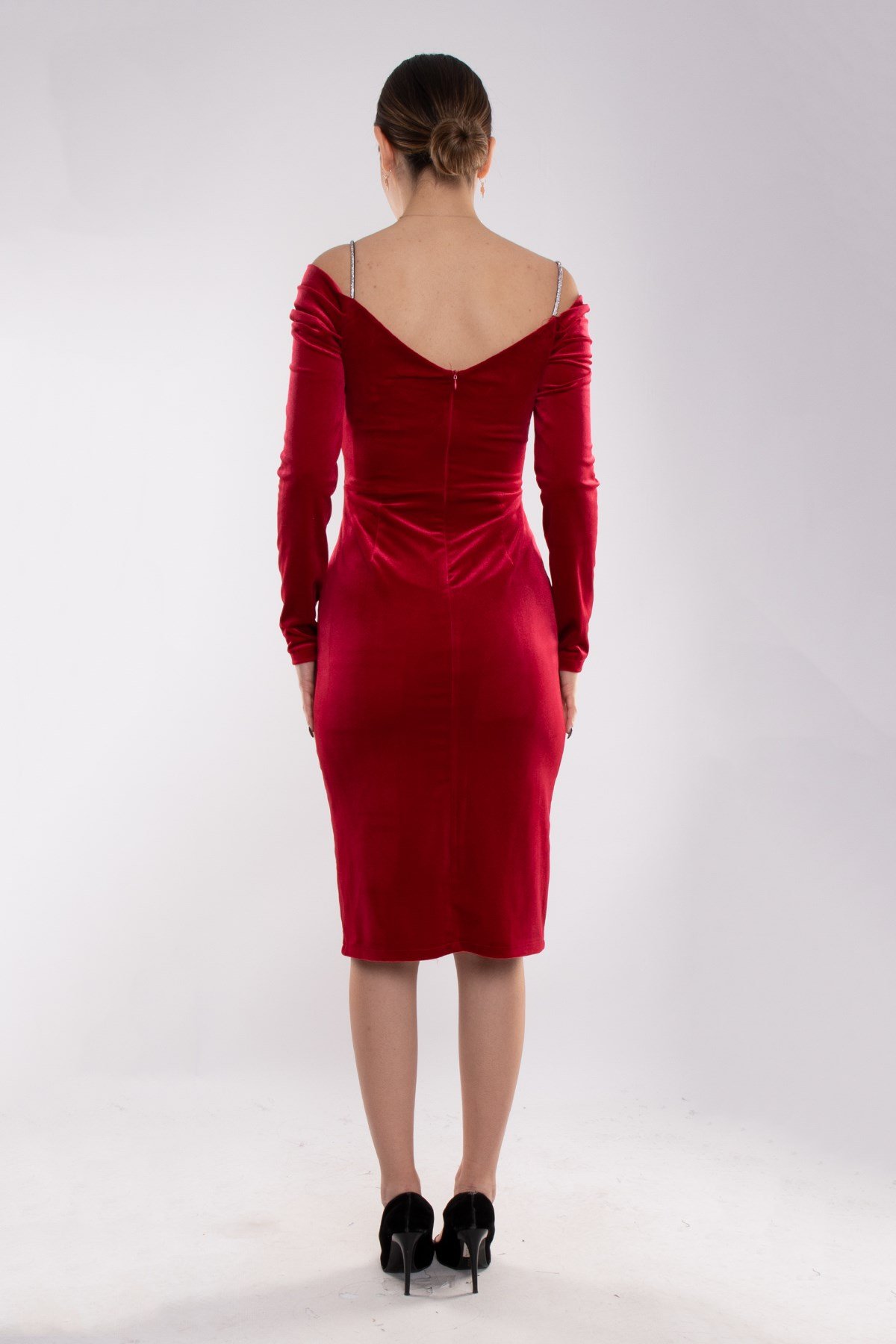 1358 Degaje Yaka Karpuz Kol Askı ve Beli Detaylı Kısa Kadın Kadife Elbise