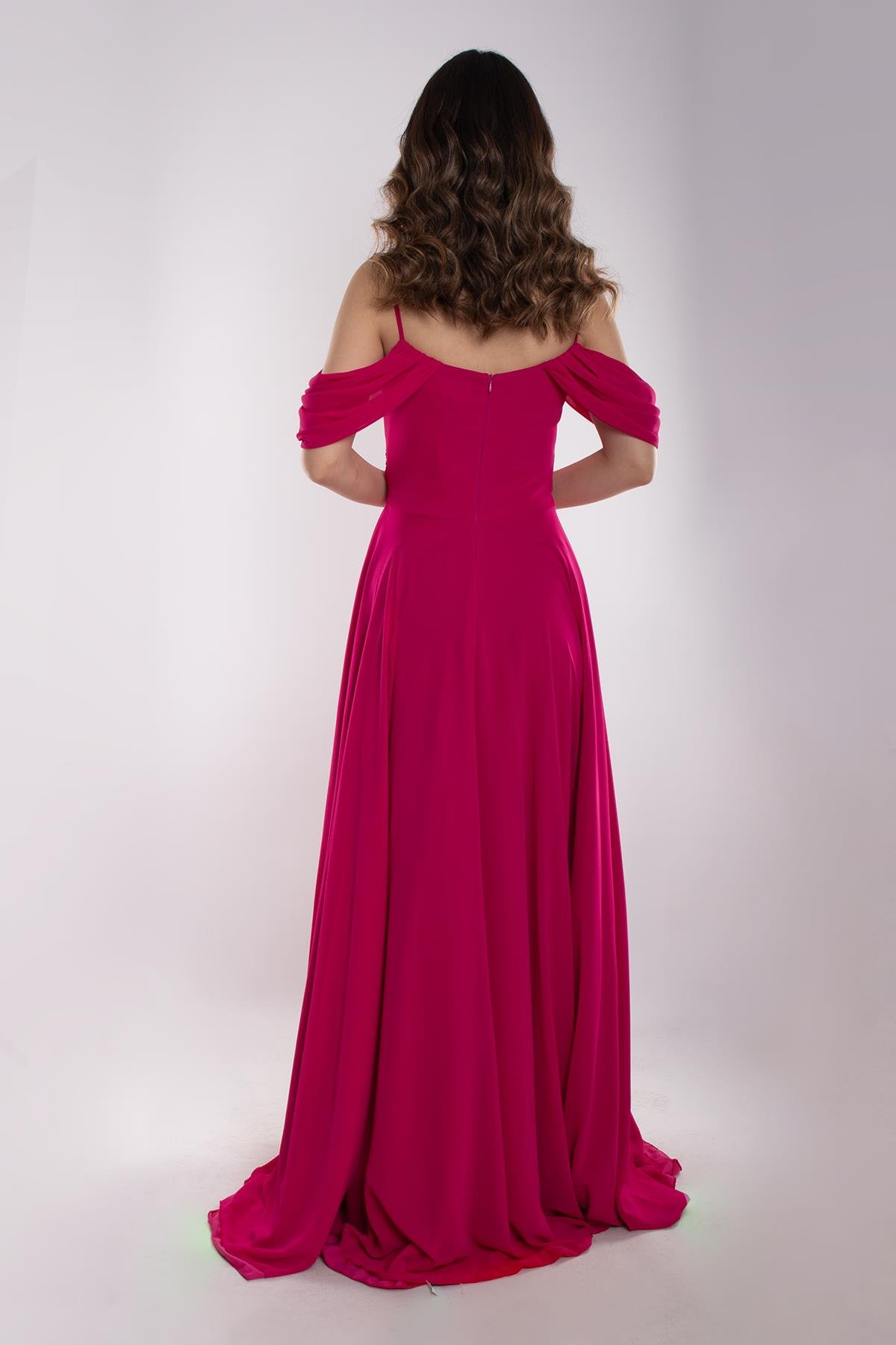 1380 İp Askı Göğüs Drape Yanı Fırfırlı Uzun Şifon Elbise