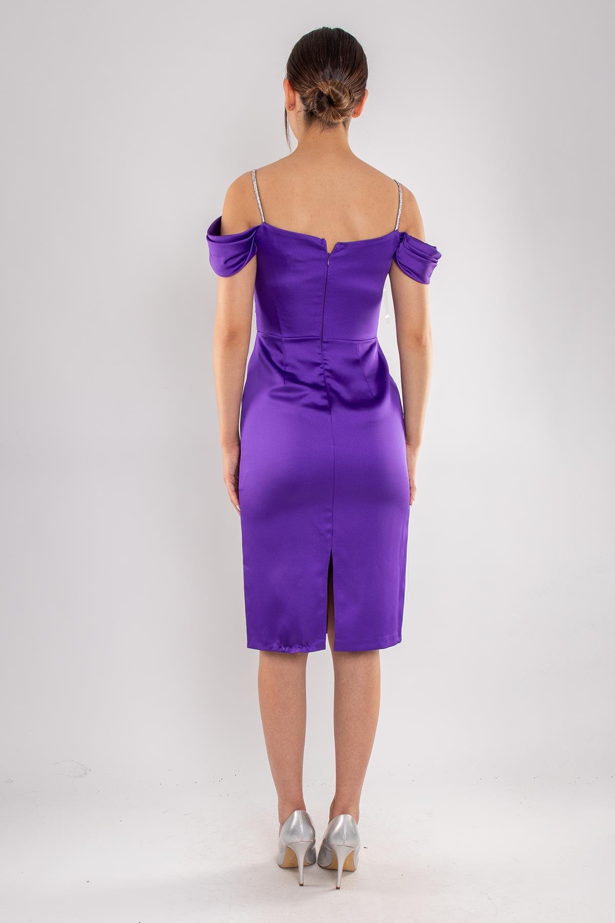 1439 Şalyaka Beli Drapeli İpAskı Kısa Saten Elbise