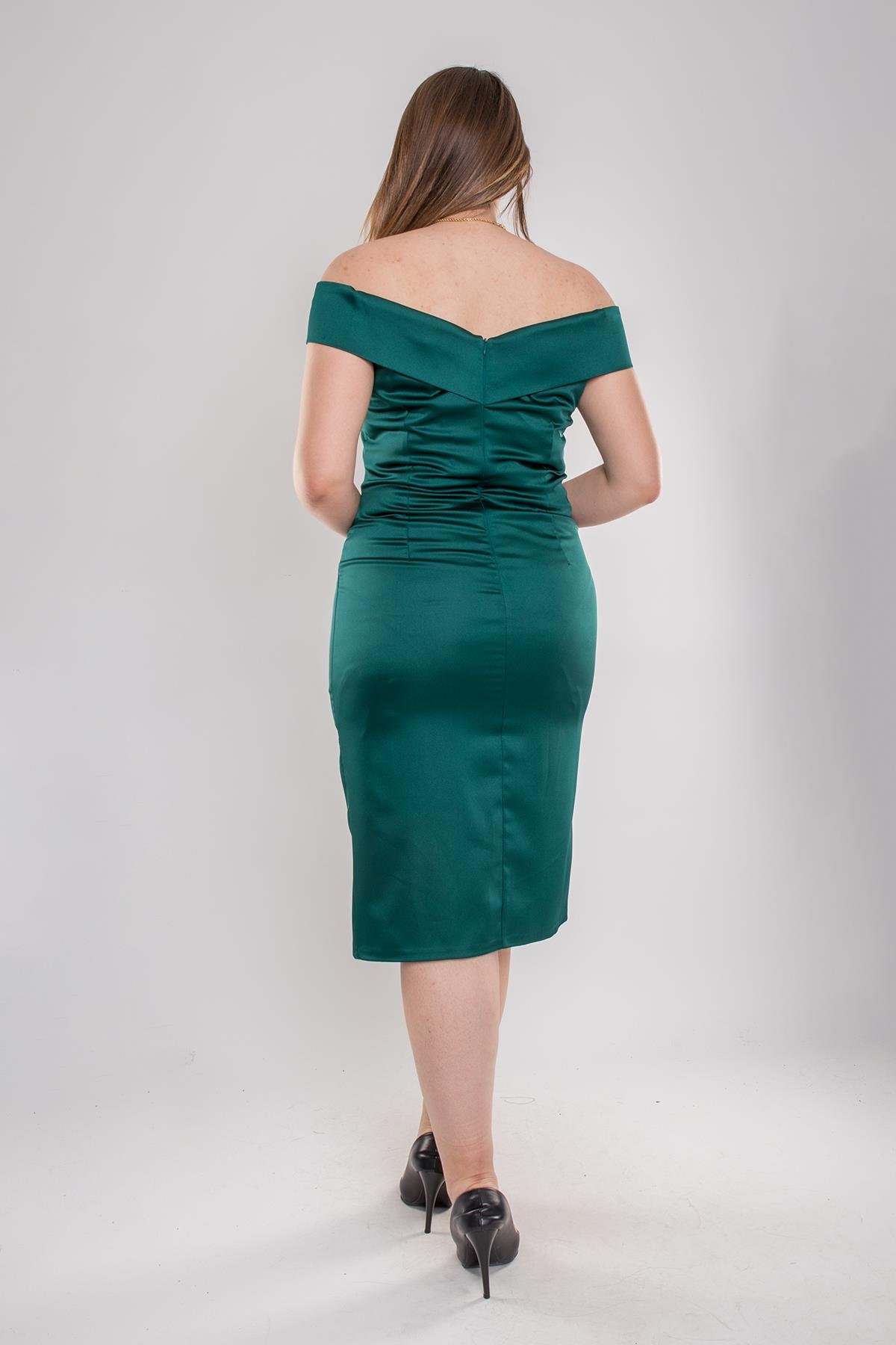 1483 Büyük Beden Madonna Yaka Beli Drape Straplez Kısa Saten Elbise