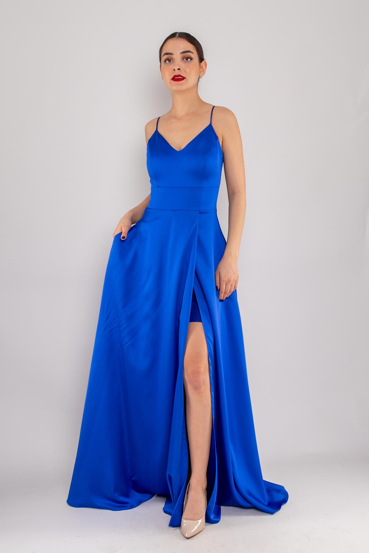 1495 Sırtı Bağlama İp Askı Saten Yırtmaçlı Önü Kapaklı Uzun Elbise