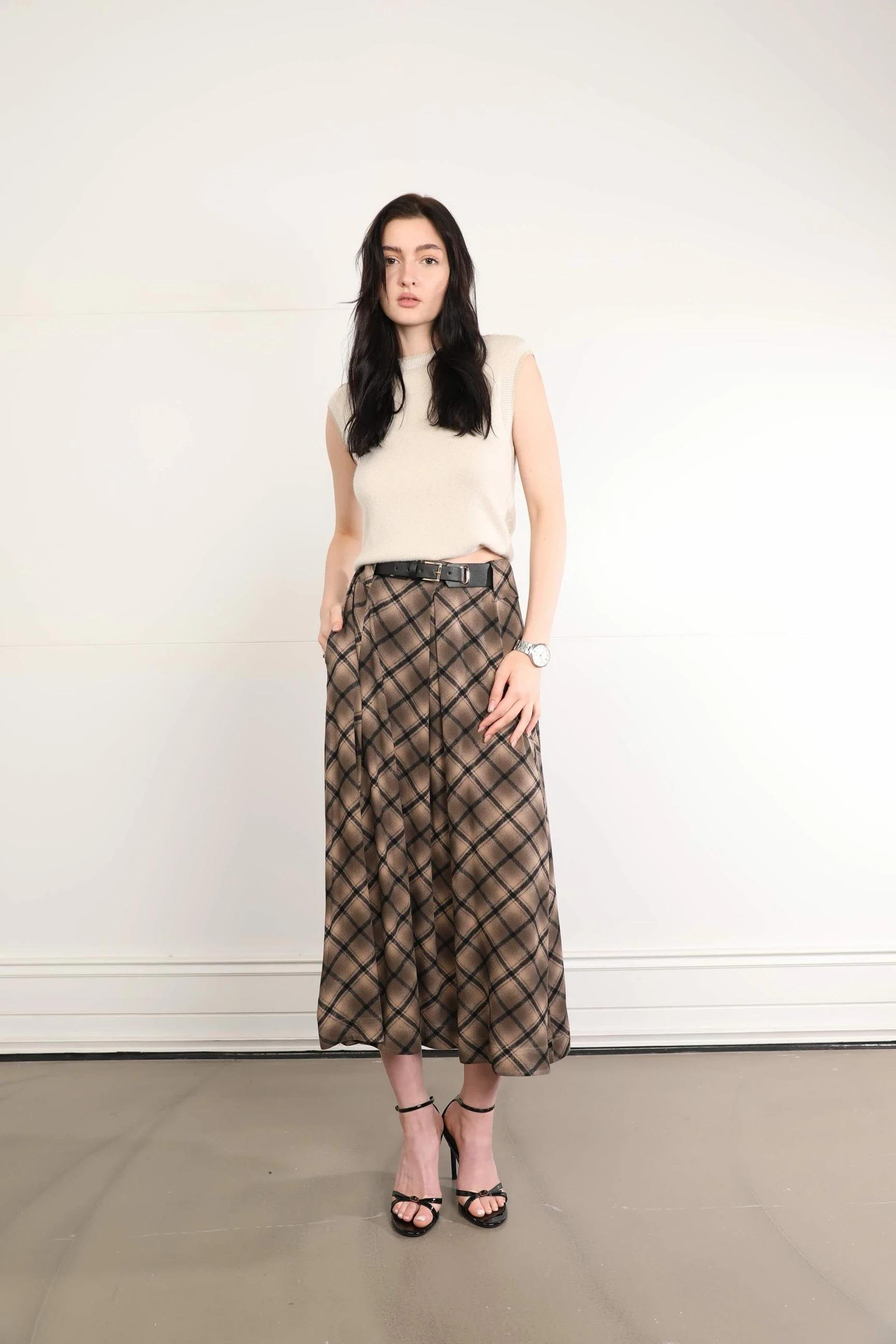 1591 Beli Pileli Kemerli Uzun Çan Etek