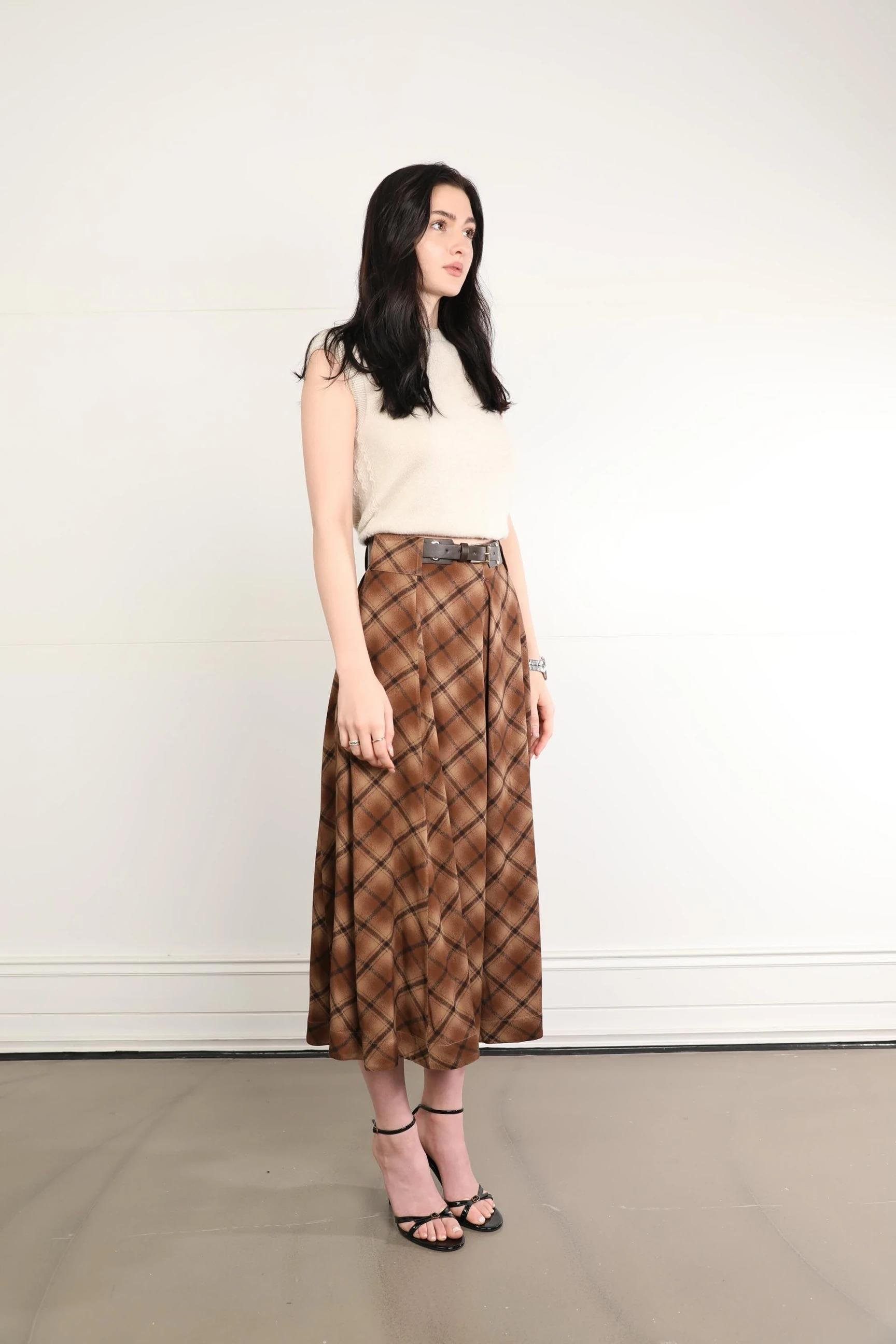 1591 Beli Pileli Kemerli Uzun Çan Etek