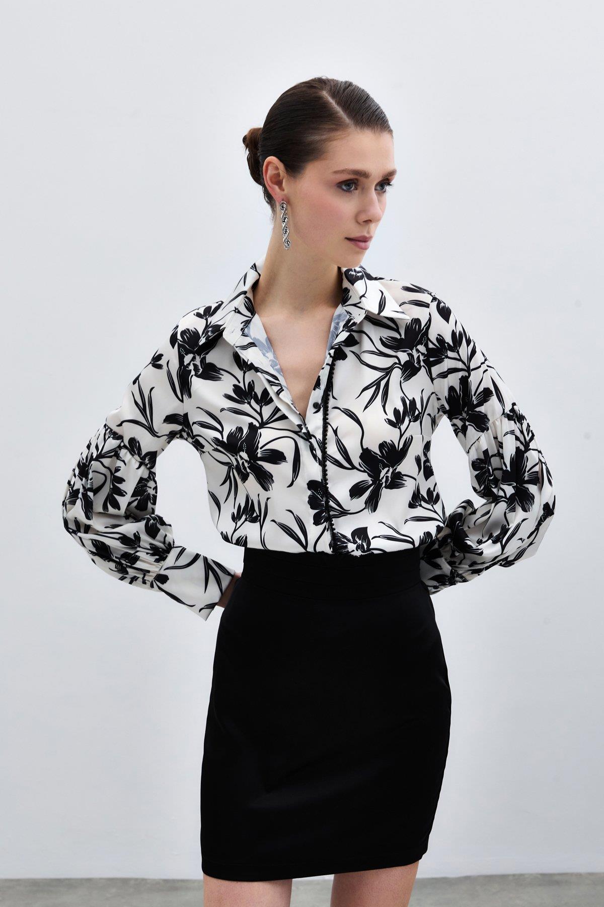 1772-2134 Aksesuar Detay Çiçek Desenli Gömlek