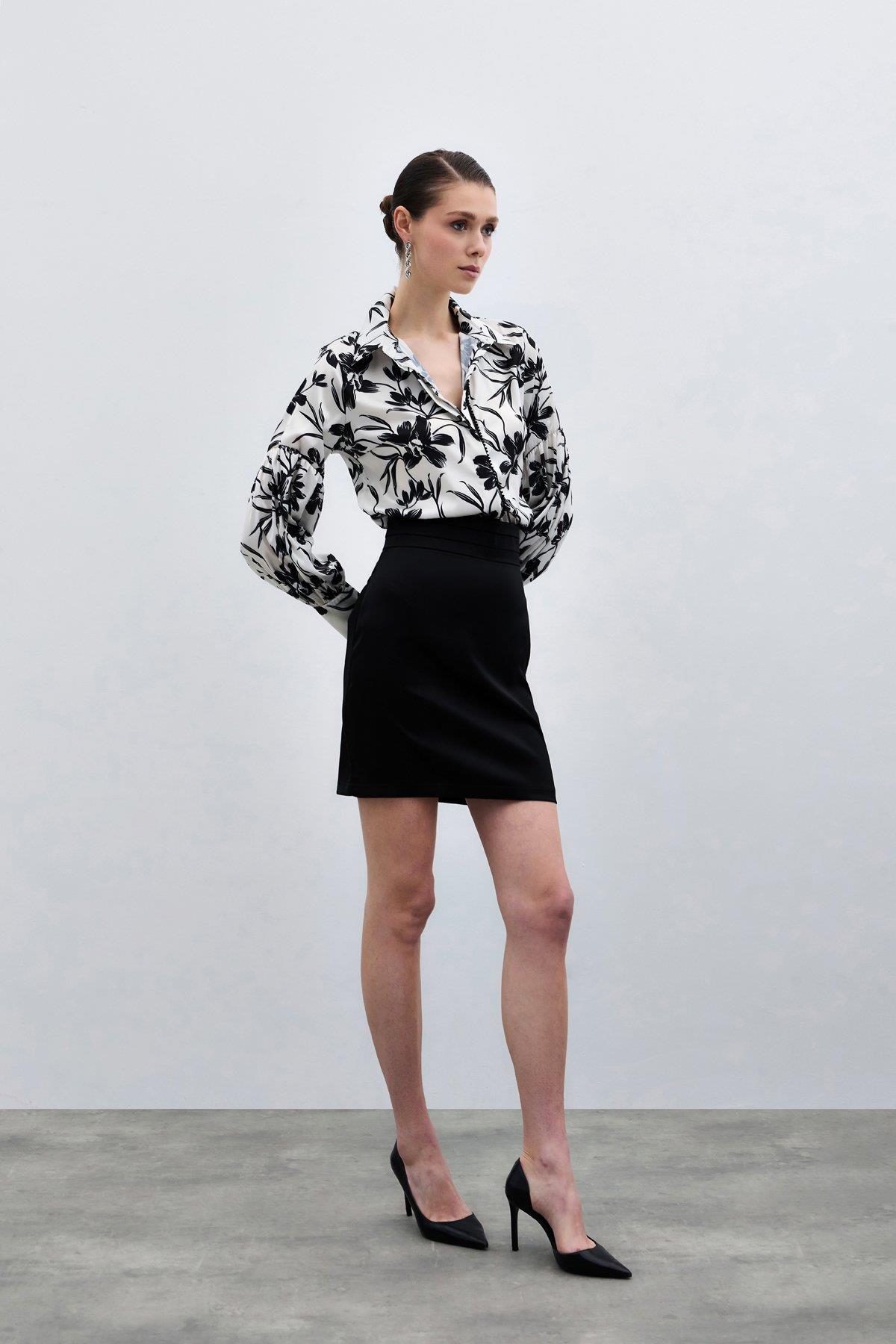 1772-2134 Aksesuar Detay Çiçek Desenli Gömlek