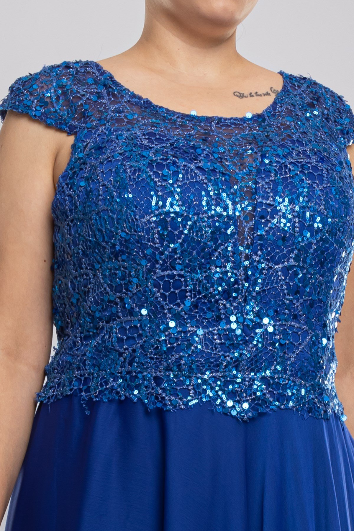 19131 Büyük Beden Üzeri Pulpayet Nakış İşleme İpek Saten Uzun Elbise