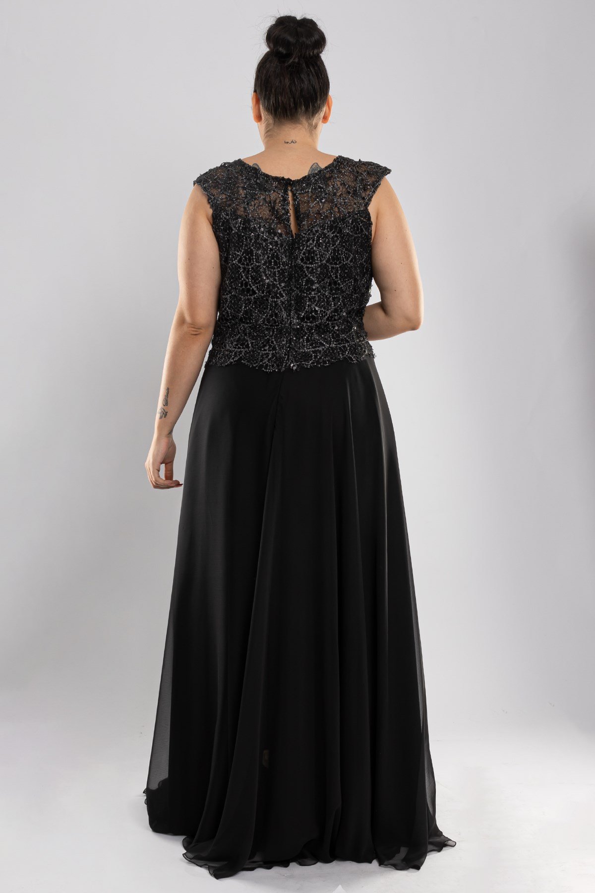 19131 Büyük Beden Üzeri Pulpayet Nakış İşleme İpek Saten Uzun Elbise