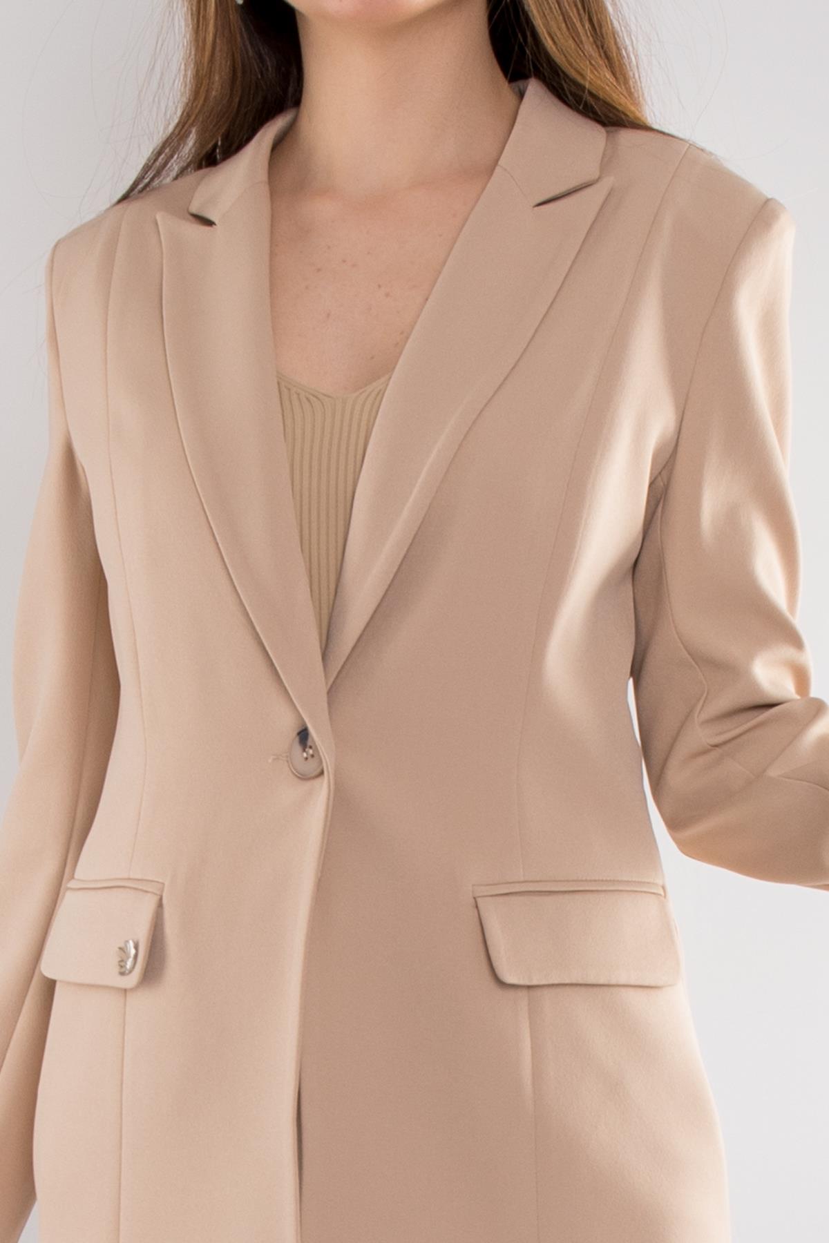 1942 Tek Düğme Cep Broşlu Kapaklı Kadın Ceket