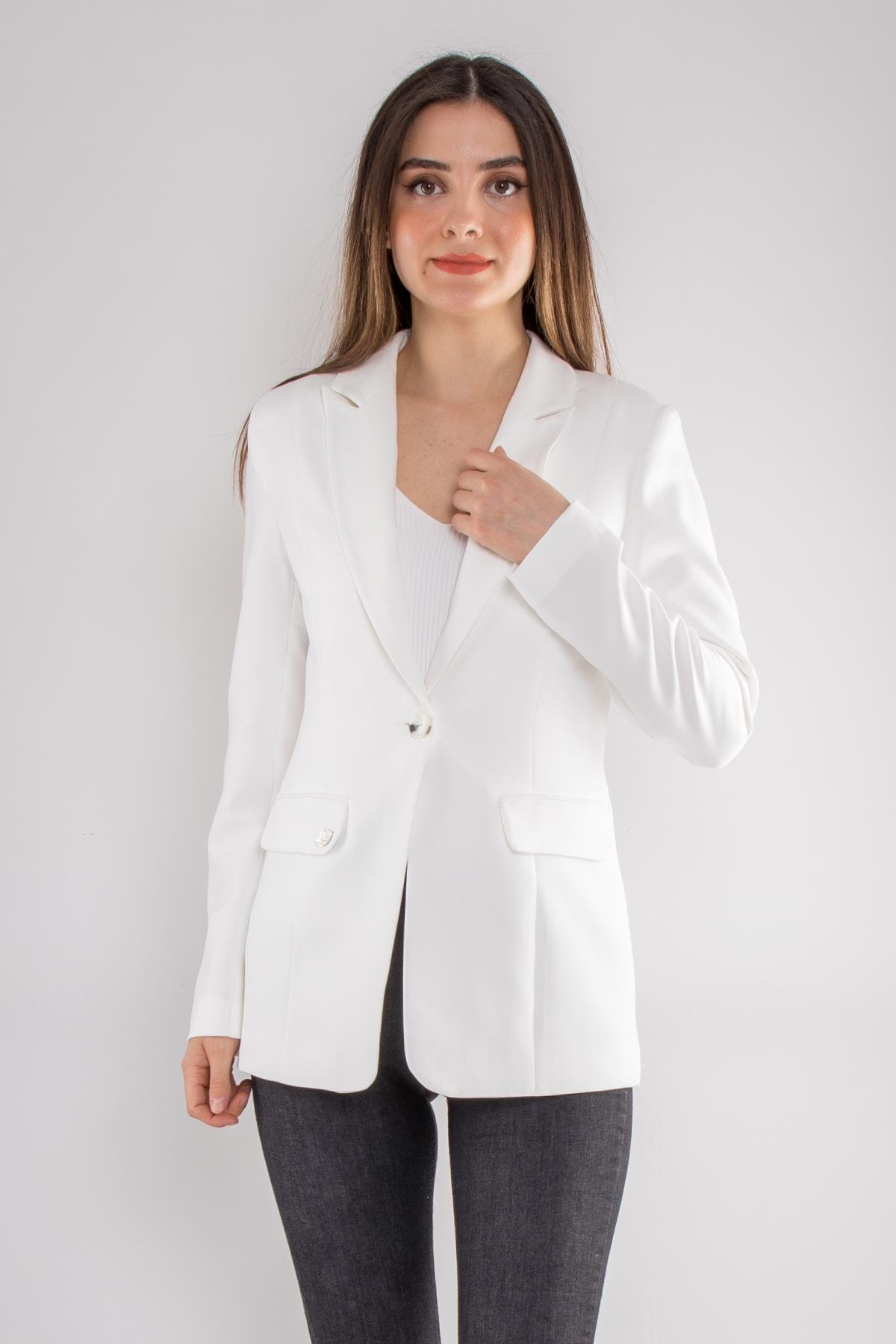 1942 Tek Düğme Cep Broşlu Kapaklı Kadın Ceket