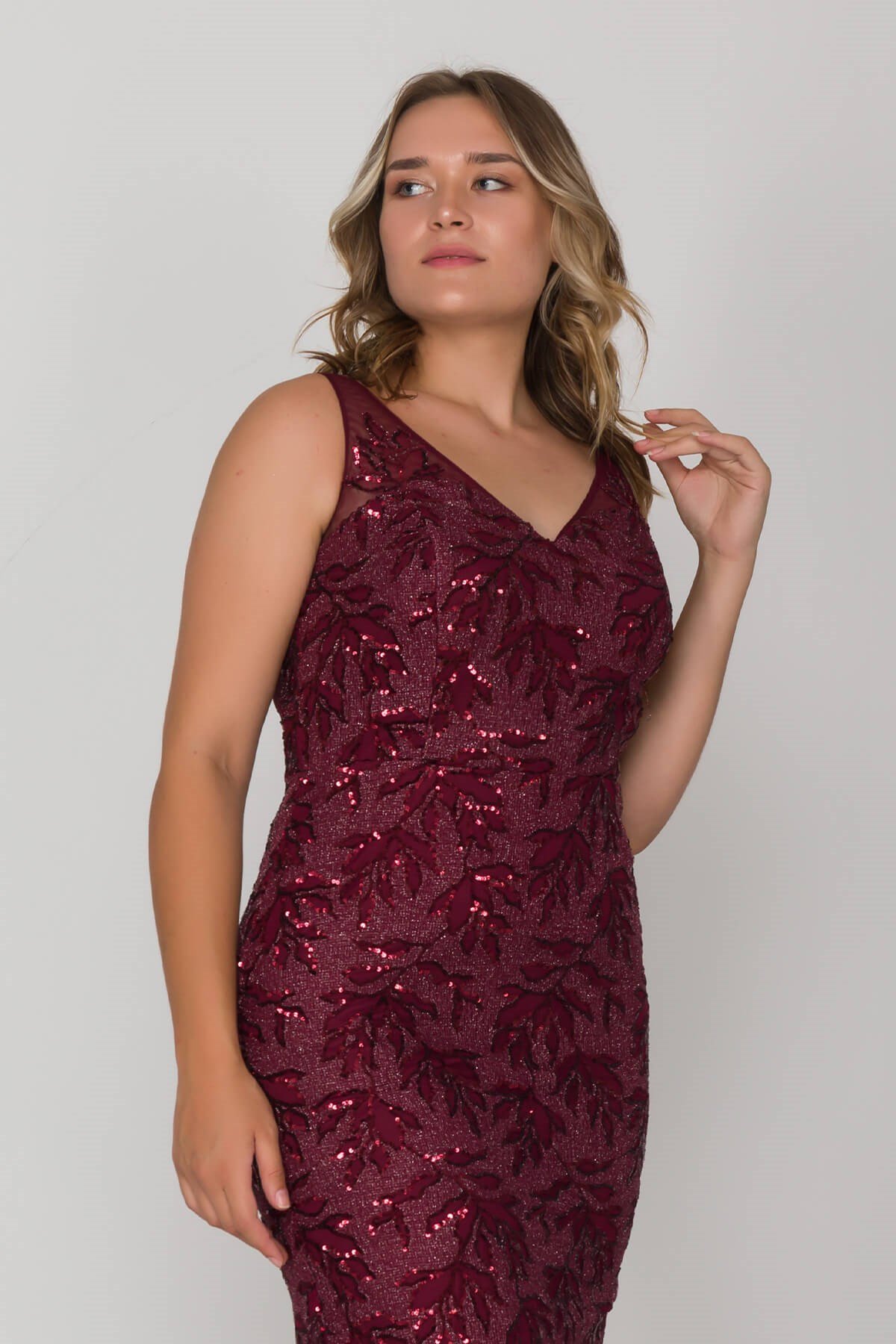 20214 Büyük Beden Yaprak Desen Lazer Kesim Balık Uzun Abiye