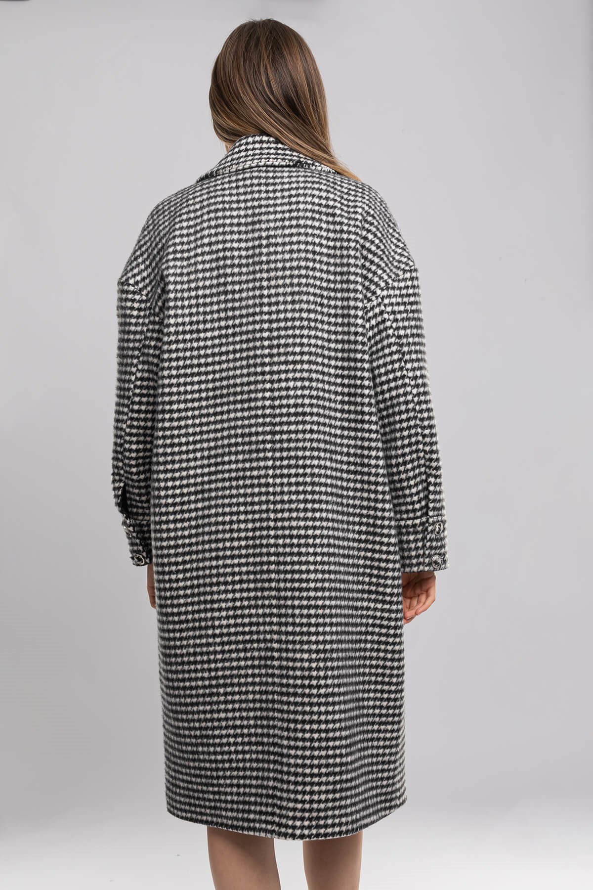 20252 Kazayağı Kuşaklı Düğmeli Pamuklu Uzun Kadın Kaban