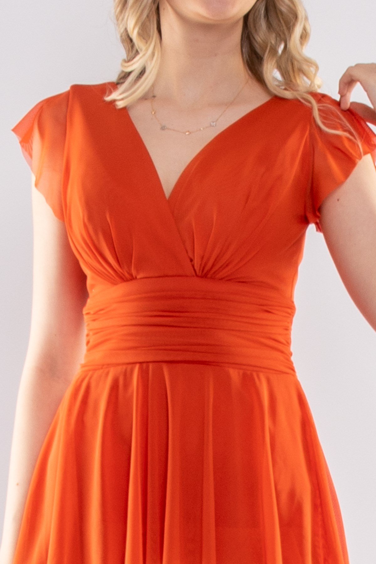 2040 KB Eteği Katkat Kruvaze Yaka Uzun Elbise