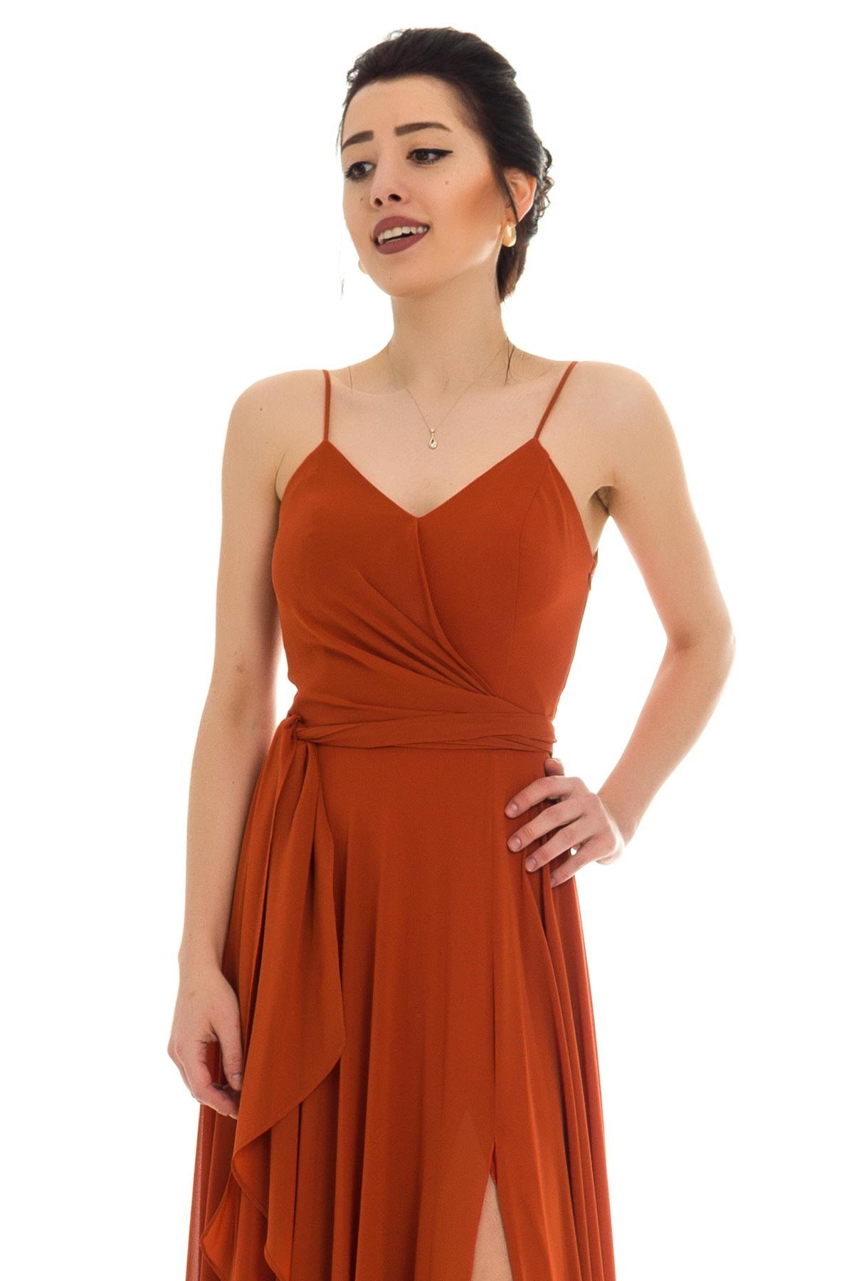 2057 KB İnce Askılı Derin Yırtmaçlı Şifon Uzun Elbise