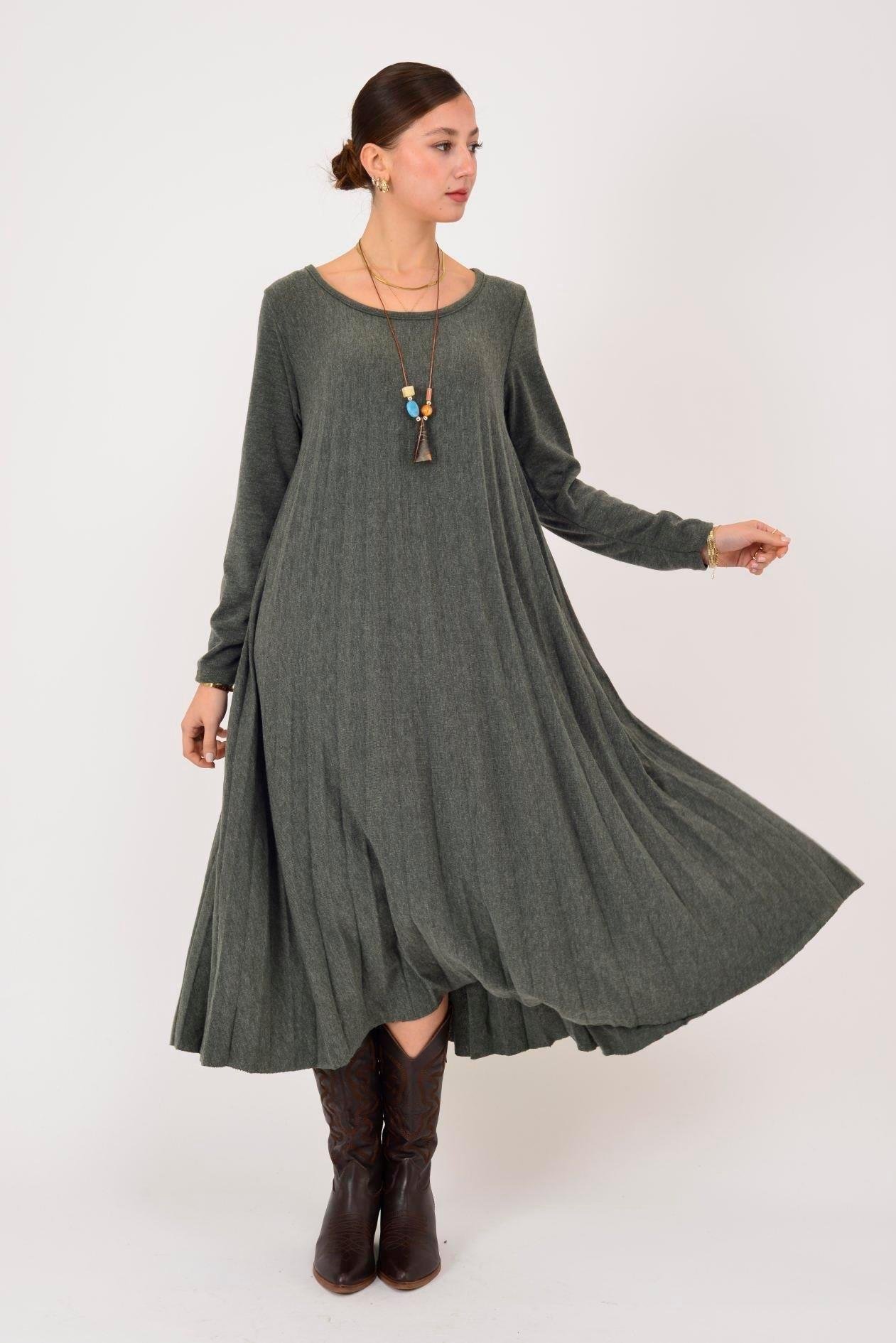 20643 Düz Desen Pileli Kolyeli Triko Elbise