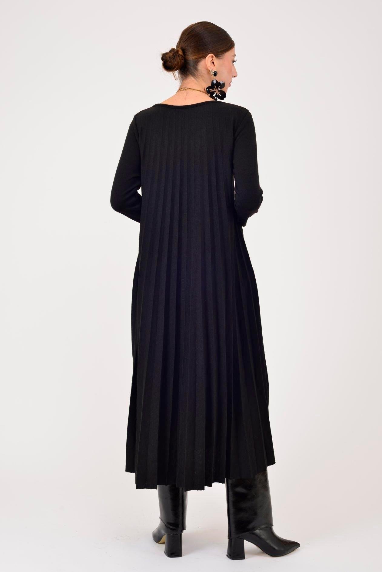 20643 Düz Desen Pileli Kolyeli Triko Elbise