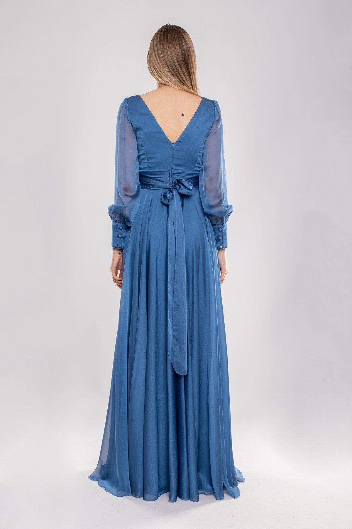 2082 Kristal Şifon Kruvaze Yaka Yırtmaçlı Kollu Uzun Abiye