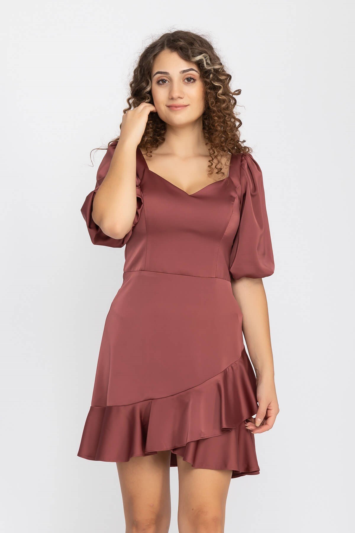 2087 KB Balon Kol Eteği Fırfırlı Saten Kısa Elbise