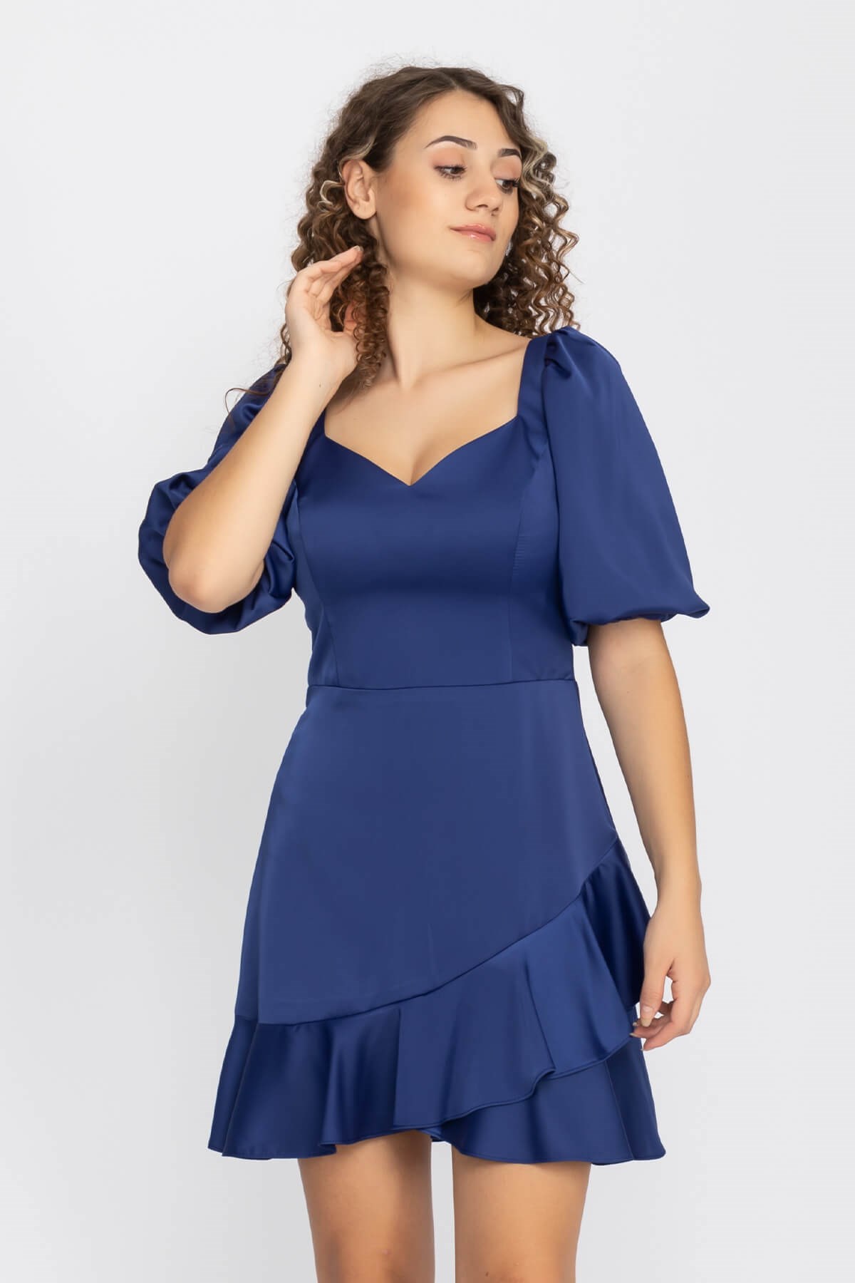 2087 KB Balon Kol Eteği Fırfırlı Saten Kısa Elbise