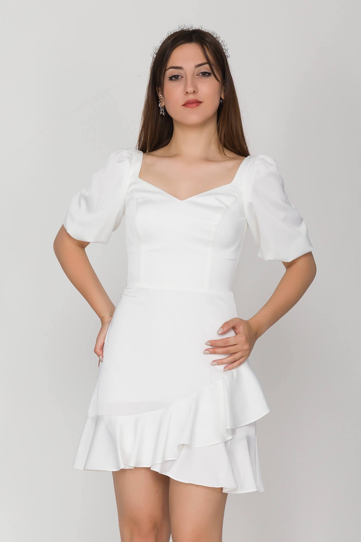 2087 KB Balon Kol Eteği Fırfırlı Saten Kısa Elbise