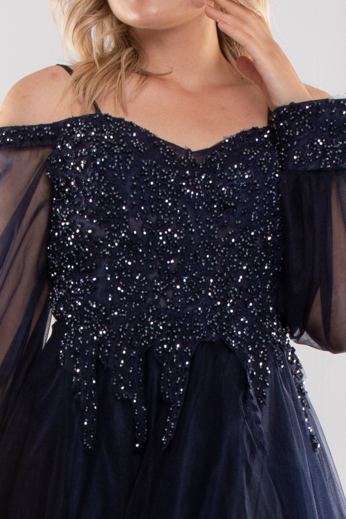 21011 Tam Seri Tül Kol Gögüs Boncuk İşleme Nişanlık