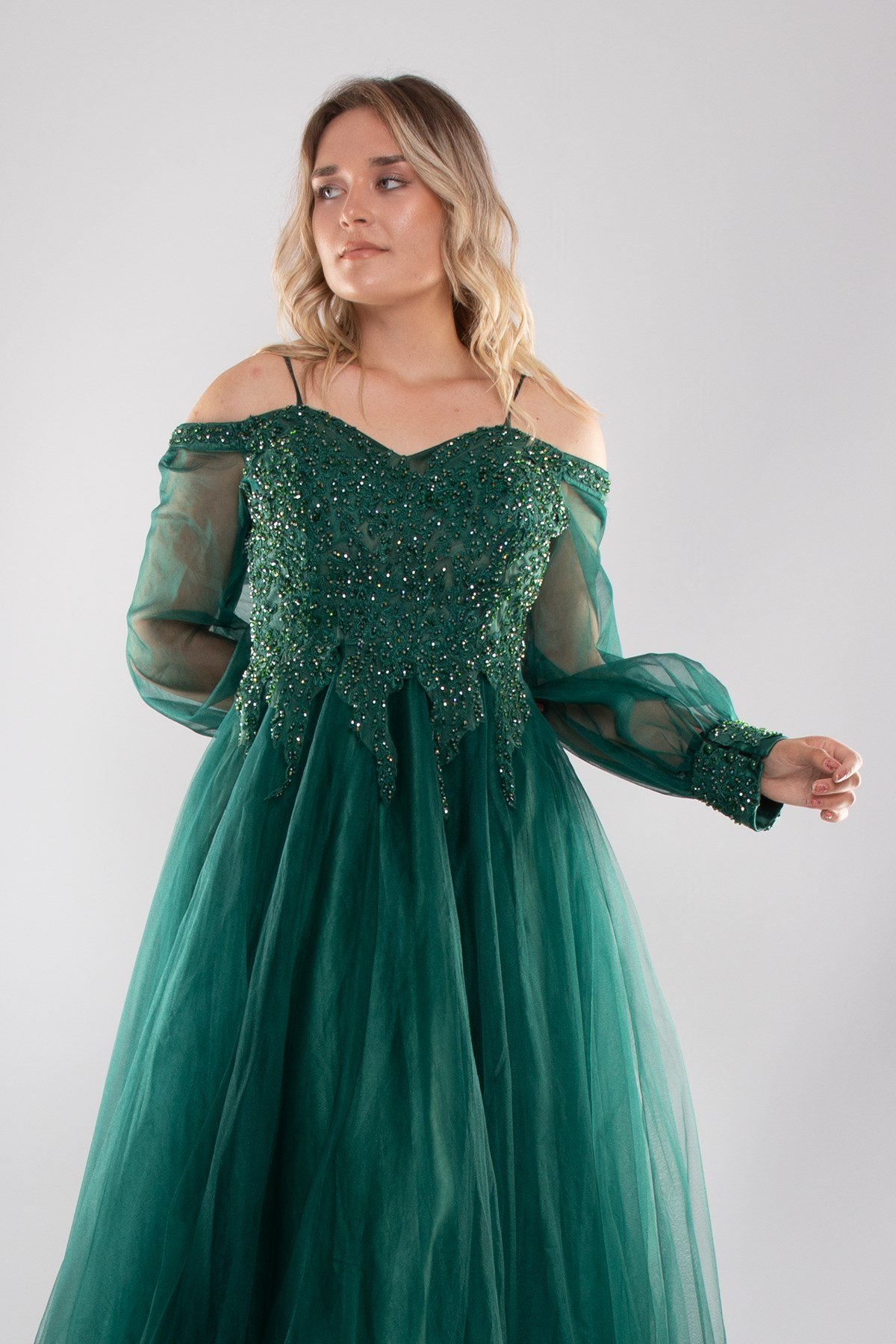 21011 Tam Seri Tül Kol Gögüs Boncuk İşleme Nişanlık