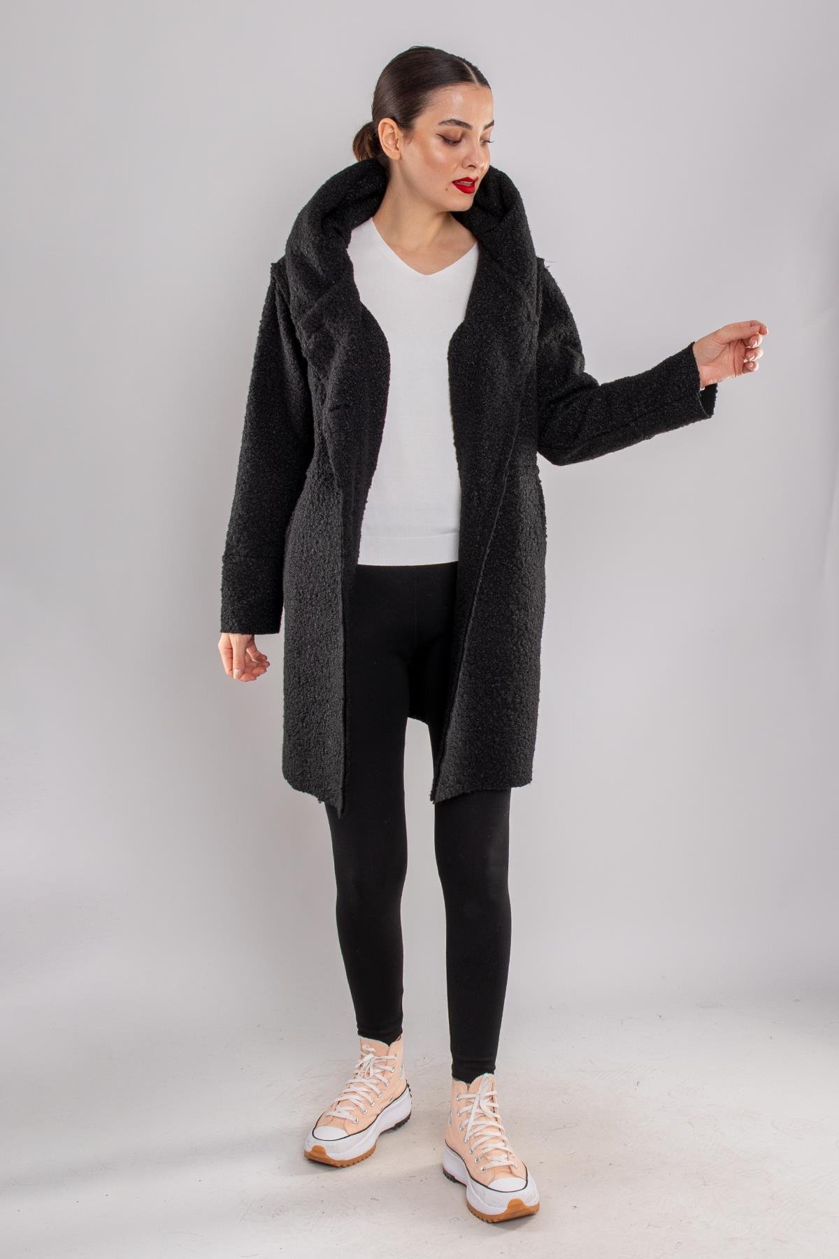 21224 4 Düğmeli Kapüşonlu Keçe Kaban