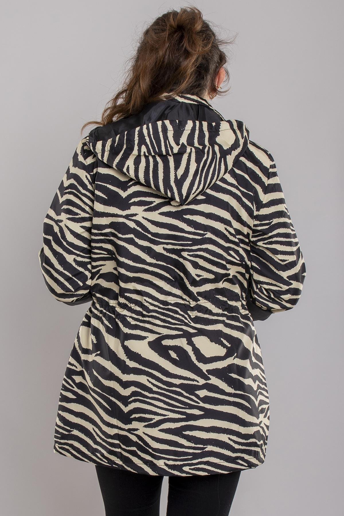 2125-1 Büyük Beden Beli Bağcıklı Karışık Desenli Kapüşonlu Astarlı Pamuklu Yağmurluk