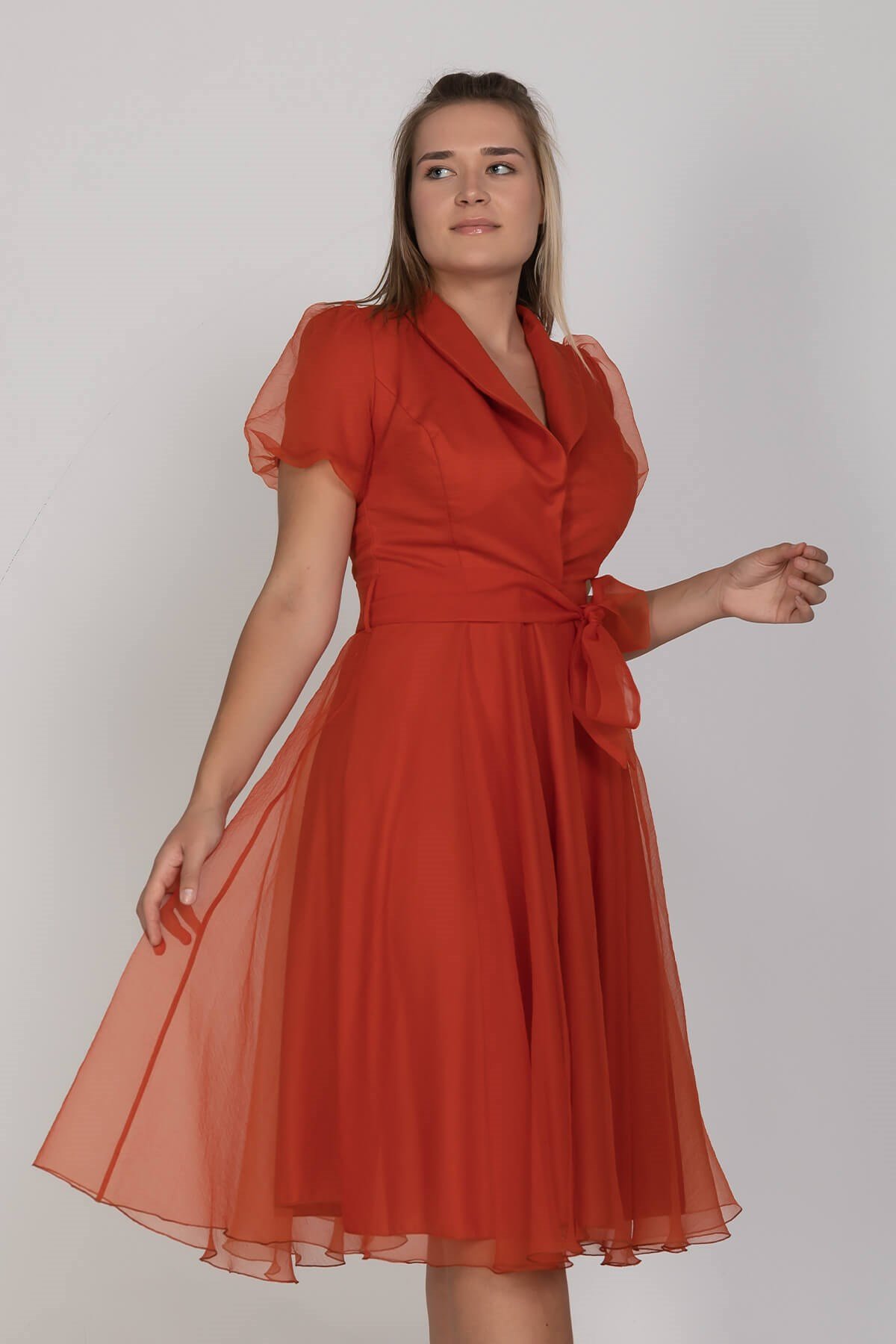 2136 Ceket Yaka Balon Kol Organze Midiboy Kuşaklı Elbise