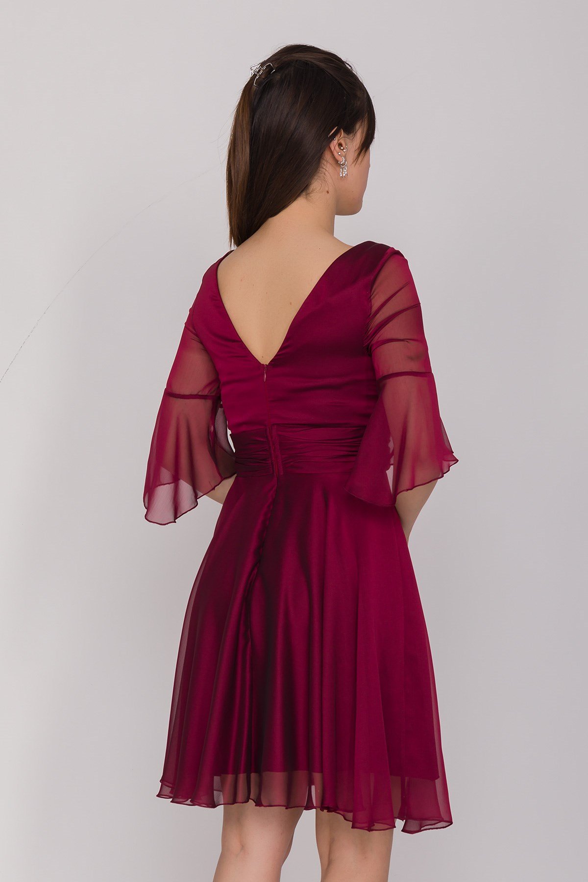 2139 Kristal Şifon Kruvaze Yaka Drapeli Tül Kol Kısa Elbise