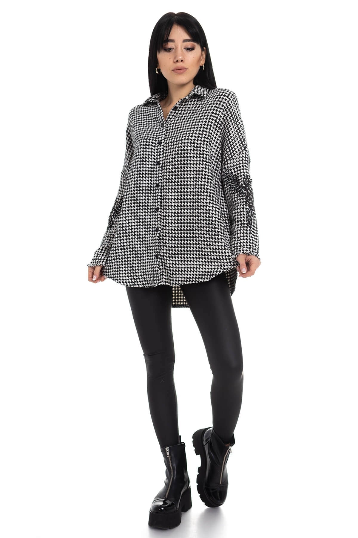 2202 Kol İşlemeli Kazayağı Gömlek