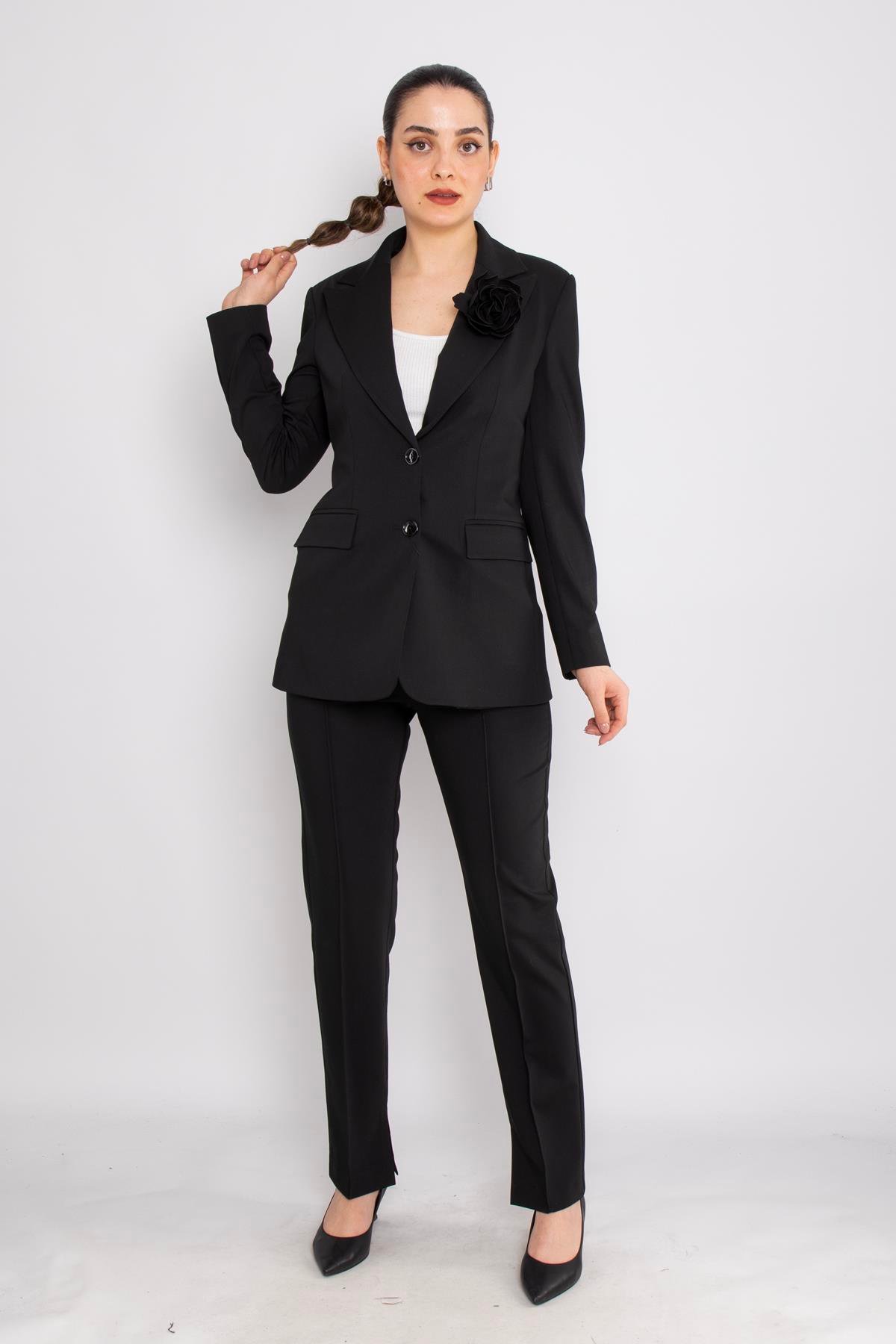 2236 Gül Broşlu Ceket Çimalı Yandan Yırtmaçlı Pantolon Takım