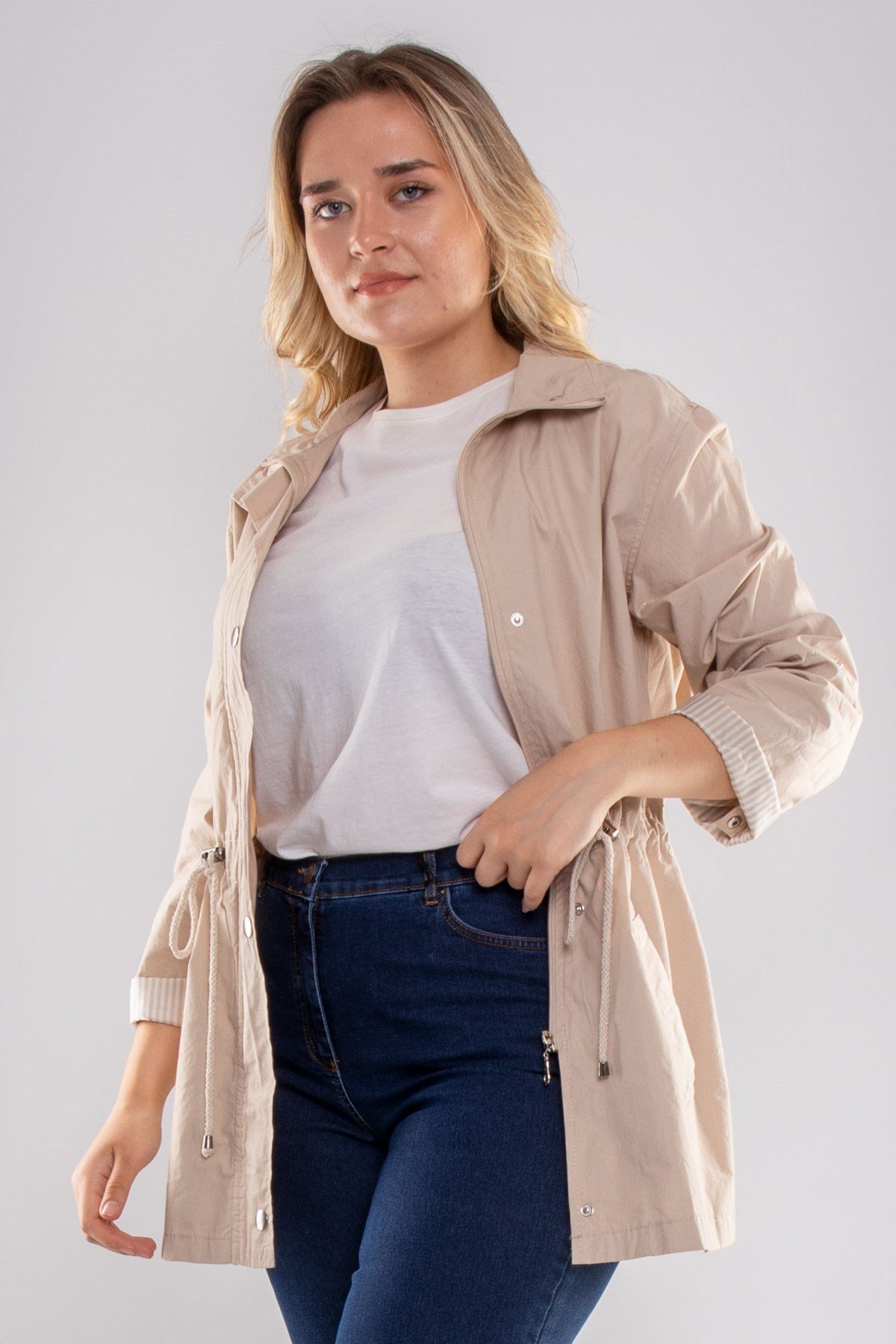 2381 Büyük Beden Beli Bağcıklı Kol Katlama Astarsız Pamuk Yağmurluk