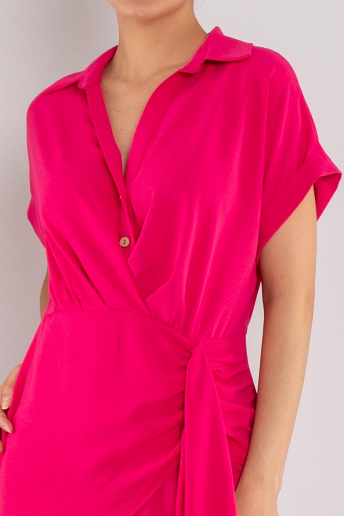 23Y2080 Ayrobin Önü Düğmeli Yandan Büzgülü Drapelı Kısa Krinkıl Elbise