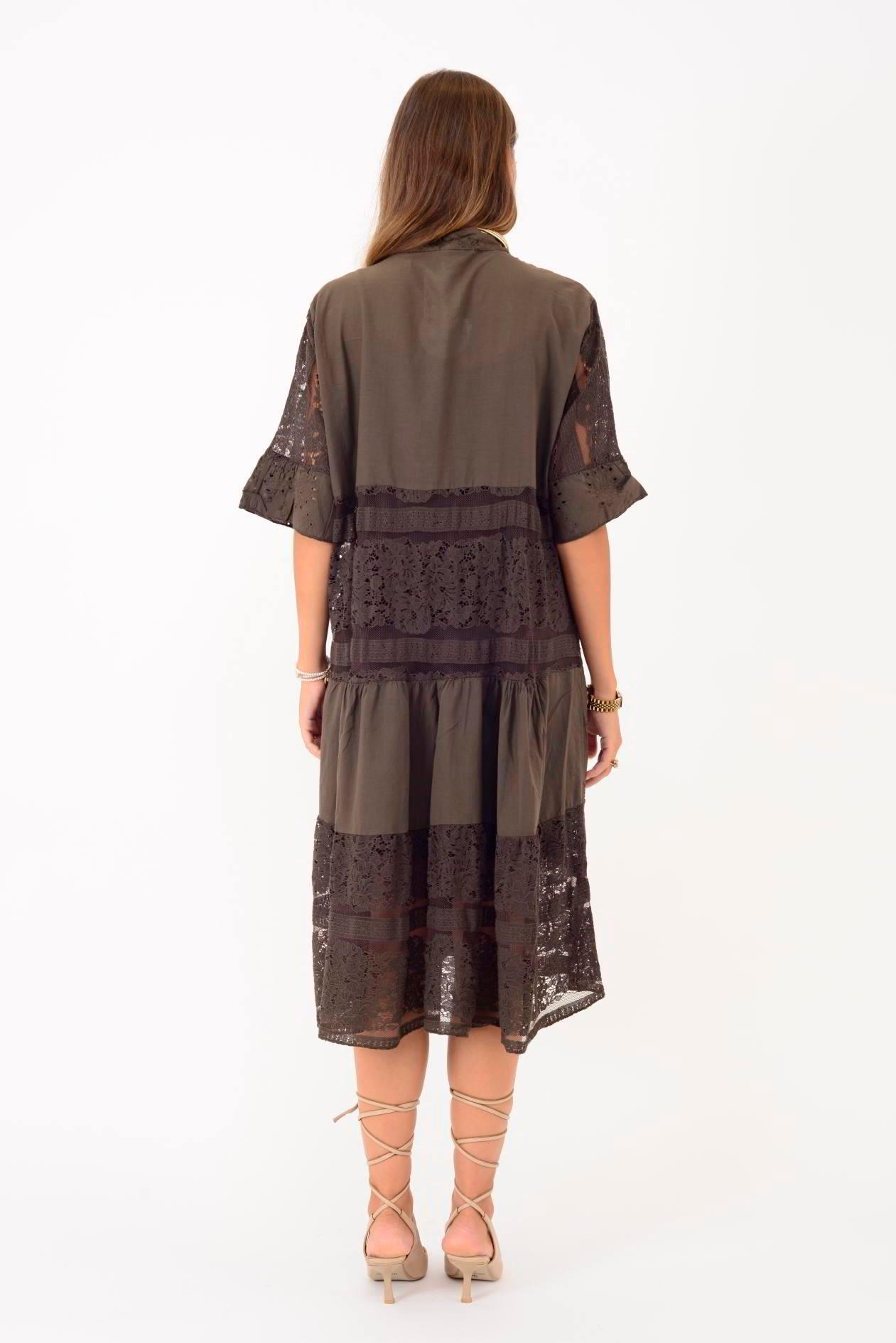 24029 Dantelli Kısa Kol Düğmeli Kısa Astarlı Elbise