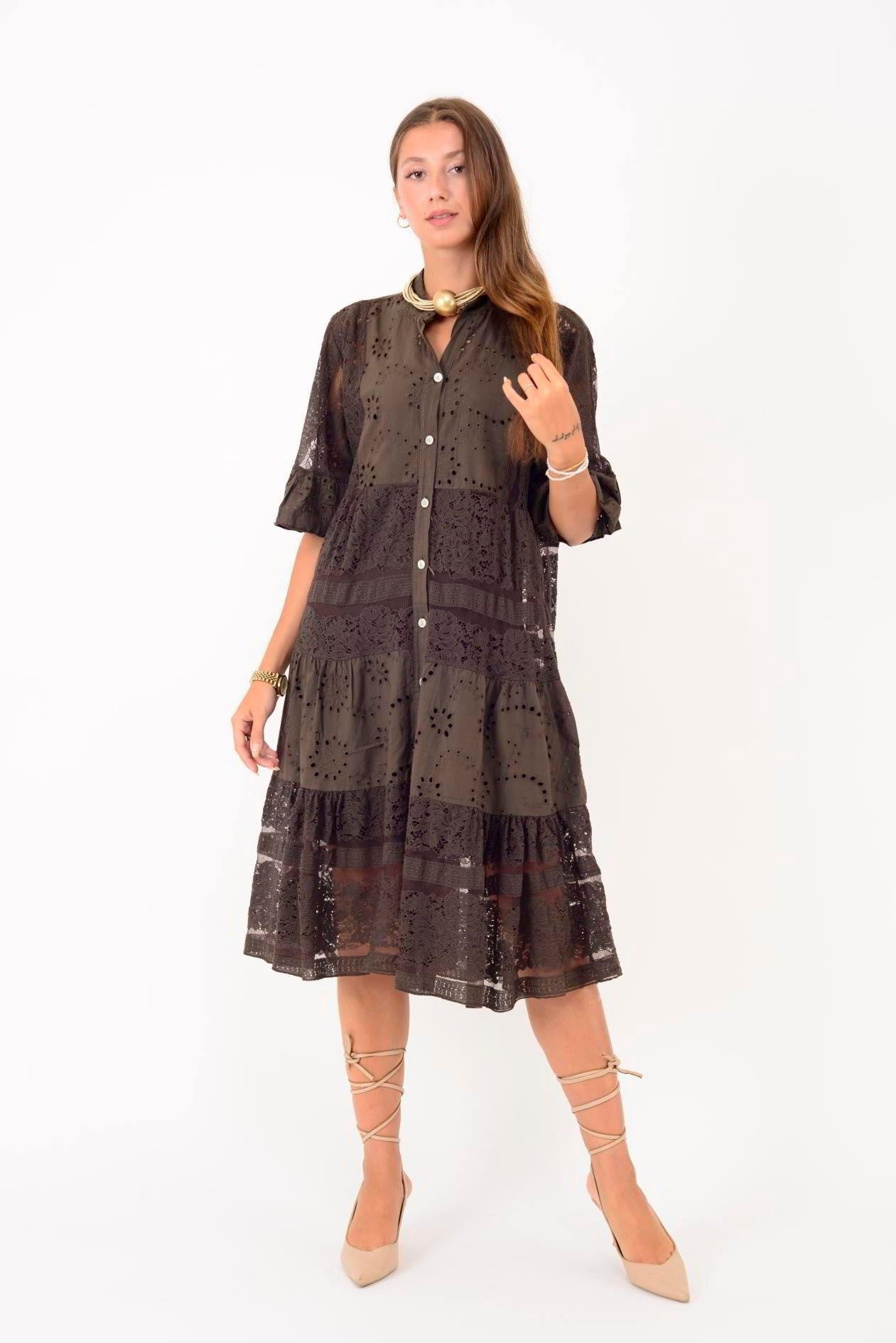 24029 Dantelli Kısa Kol Düğmeli Kısa Astarlı Elbise