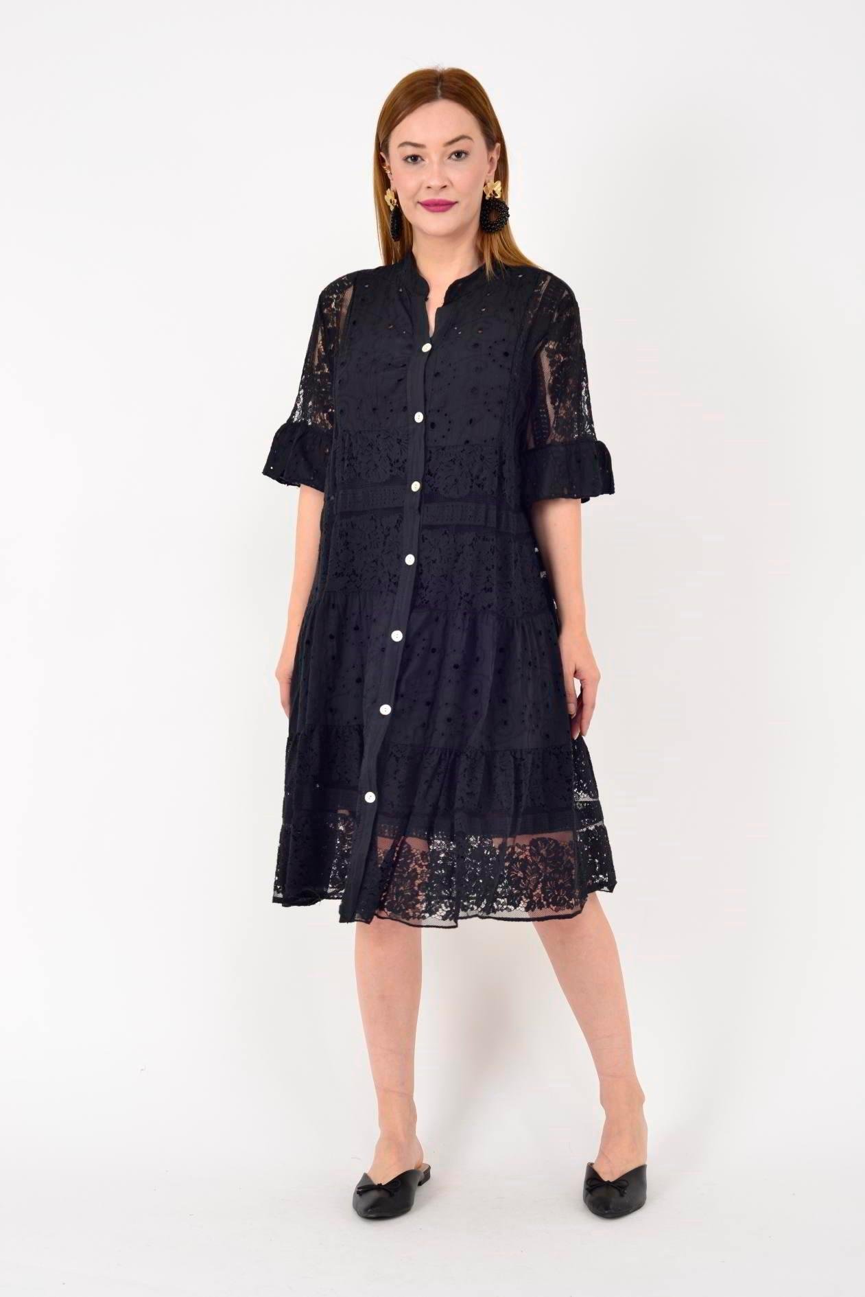 24029 Dantelli Kısa Kol Düğmeli Kısa Astarlı Elbise