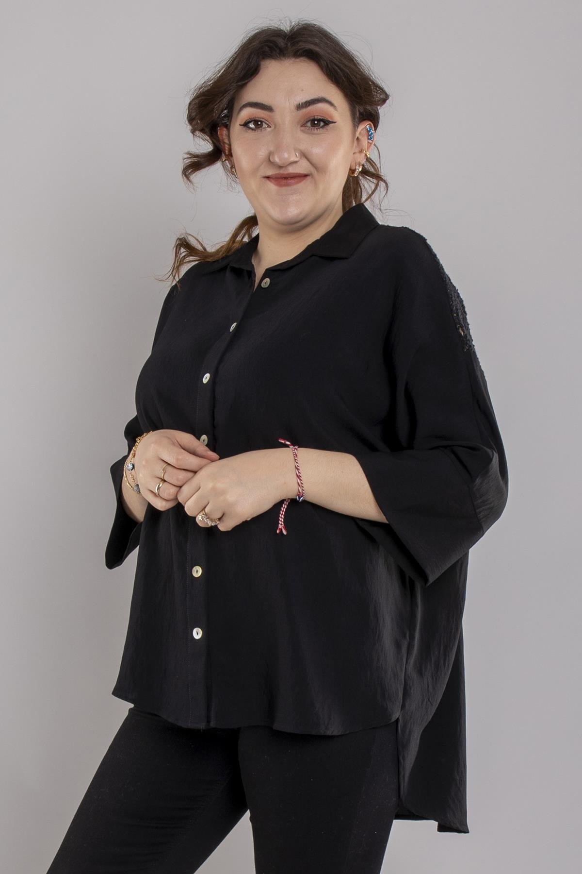 24E062 Sırtı Dantel Önü Kısa Düşük Kol Düğmeli Gömlek